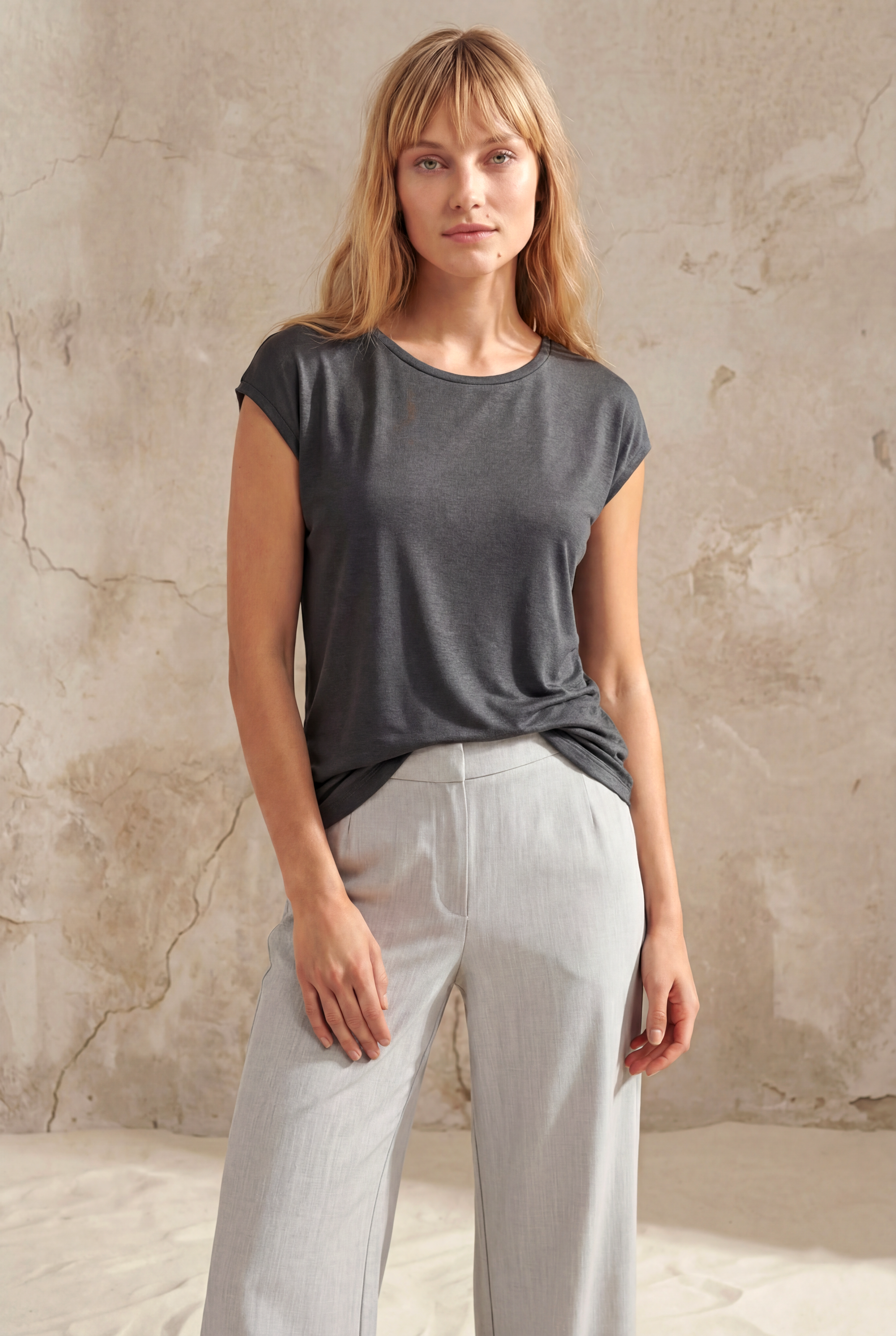 Antrasit Bisiklet Yaka Pamuklu Kadın Kısa Kollu T-Shirt BETTY O-NECK TOP - T-Shirt - Westmark London EU(TR) Store Organik Pamuklu Sürdürülebilir Moda