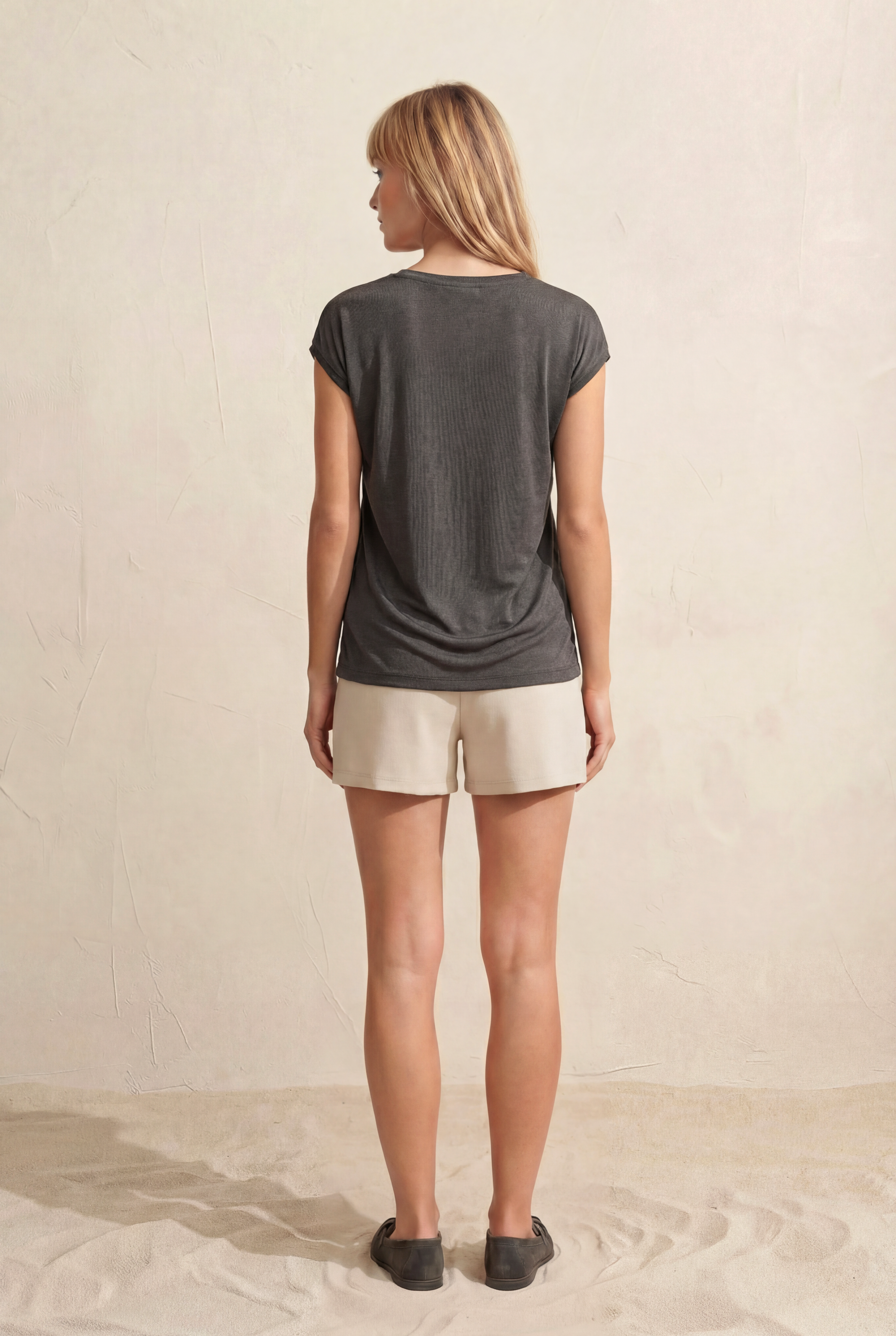 Koyu Gri Bisiklet Yaka Pamuklu Kadın Kısa Kollu T-Shirt BETTY O-NECK TOP - T-Shirt - Westmark London EU(TR) Store Organik Pamuklu Sürdürülebilir Moda