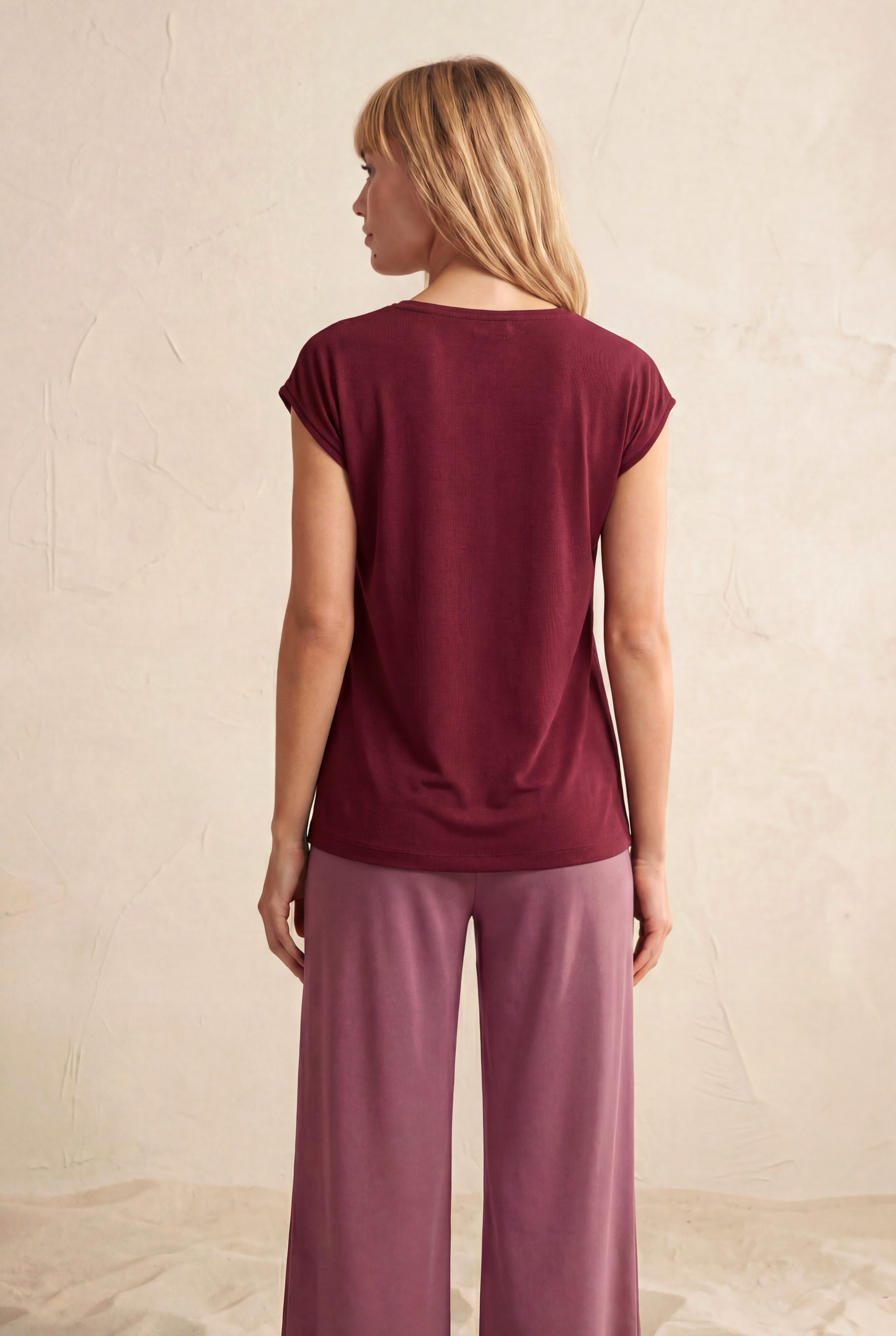 Kırmızı Bisiklet Yaka Pamuklu Kadın Kısa Kollu T-Shirt BETTY O-NECK TOP - T-Shirt - Westmark London EU(TR) Store Organik Pamuklu Sürdürülebilir Moda