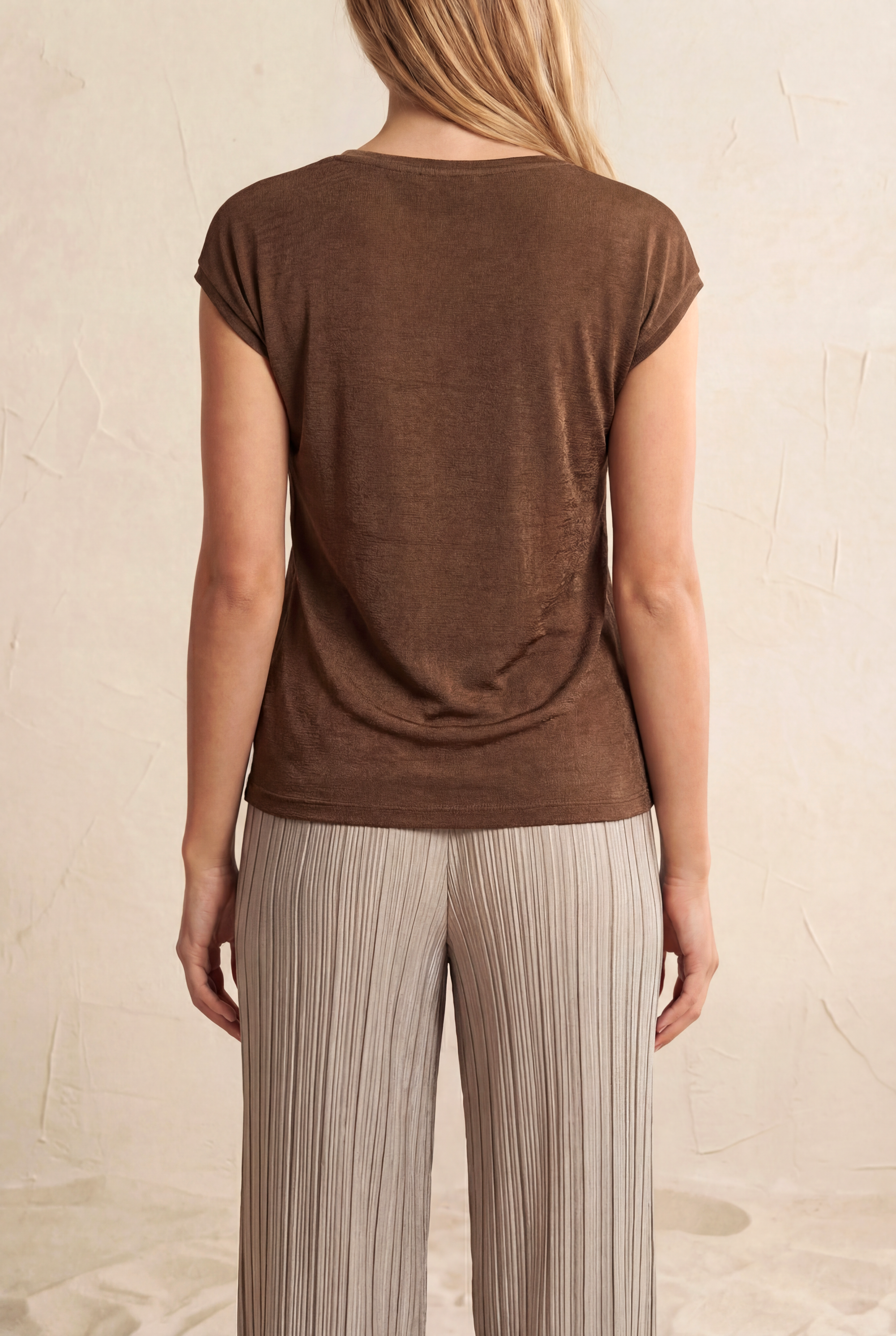 Kahverengi Bisiklet Yaka Pamuklu Kadın Kısa Kollu T-Shirt BETTY O-NECK TOP - T-Shirt - Westmark London EU(TR) Store Organik Pamuklu Sürdürülebilir Moda