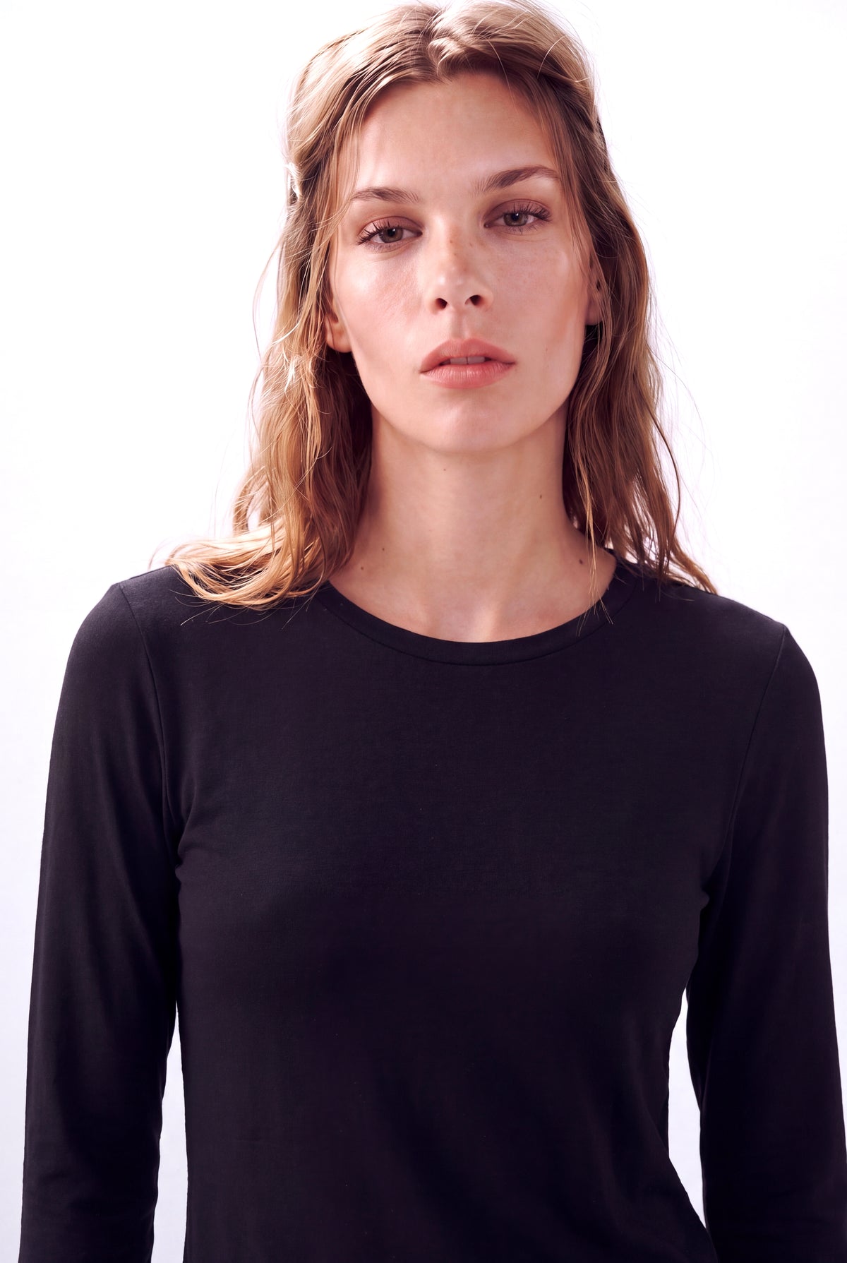 Siyah Kadın Siyah Viskon Karışımlı Bisiklet Yaka Uzun Kollu Yırtmaç Detaylı Bluz BONNIE - Top - Westmark London EU(TR) Store Organik Pamuklu Sürdürülebilir Moda
