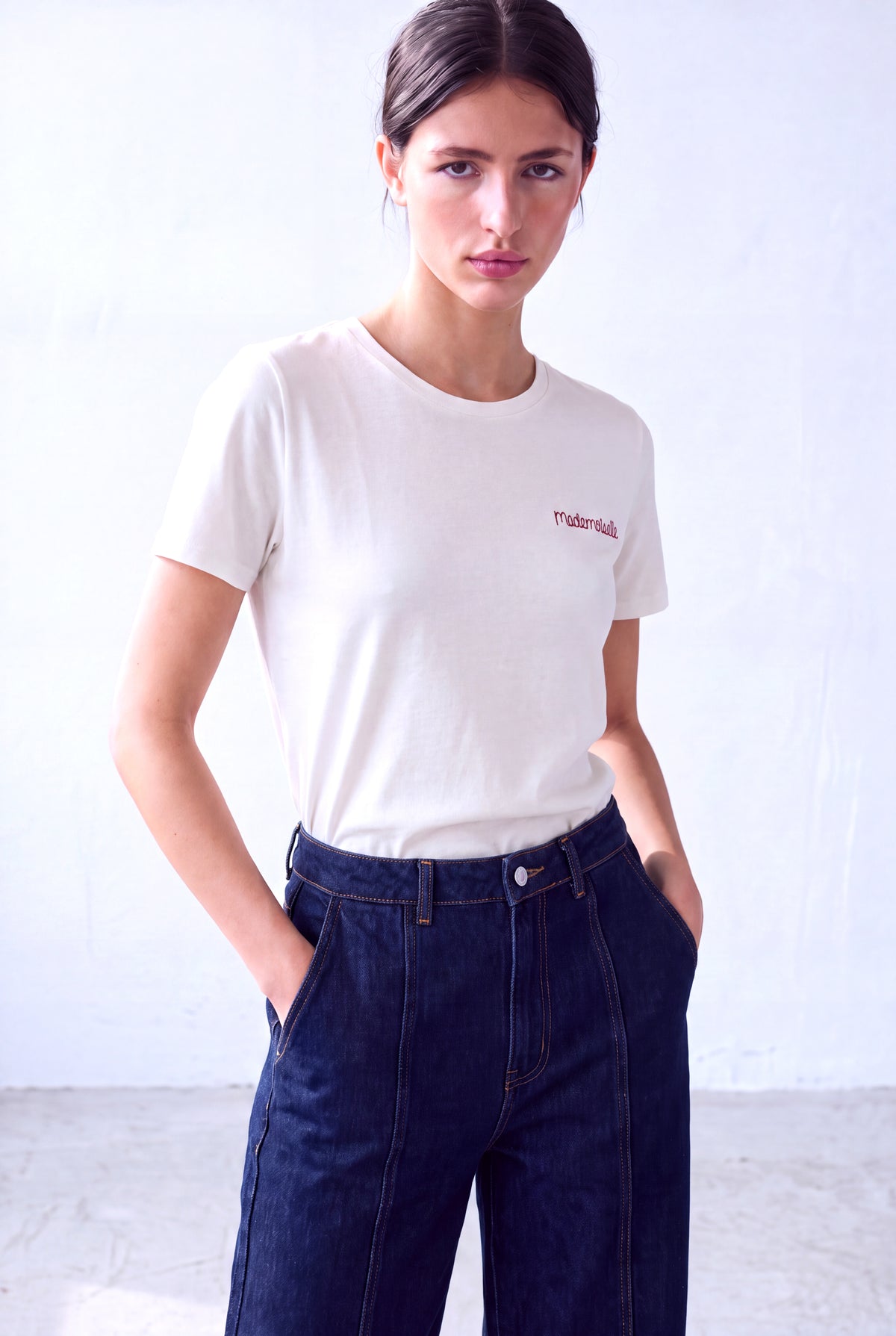 Beyaz Kadın Beyaz Pamuklu Bisiklet Yaka Kısa Kollu Nakış Detaylı Nakış Detaylı T-Shirt FIONA - Top - Westmark London EU(TR) Store Organik Pamuklu Sürdürülebilir Moda