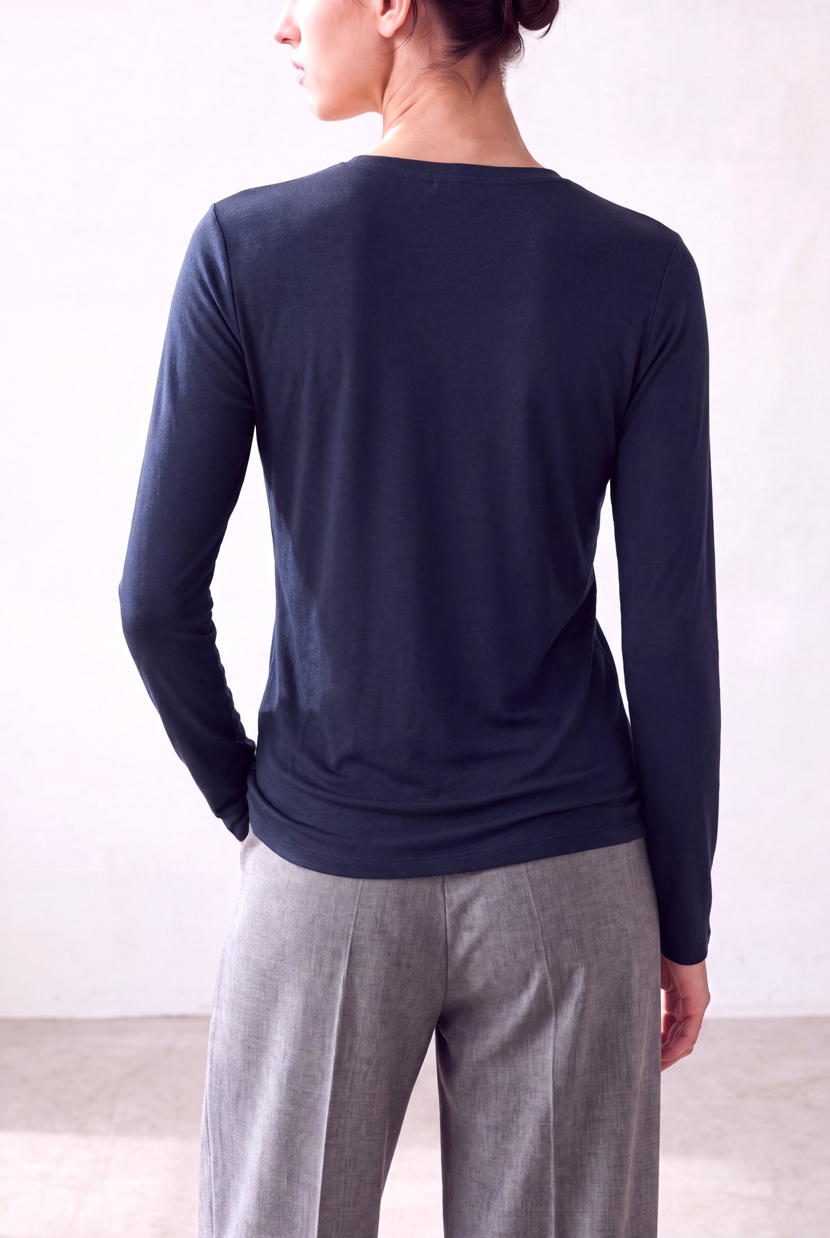 Lacivert Kadın Lacivert Viskon Karışımlı Bisiklet Yaka Uzun Kollu Esnek Kumaş Bluz COURTNEY - Top - Westmark London EU(TR) Store Organik Pamuklu Sürdürülebilir Moda