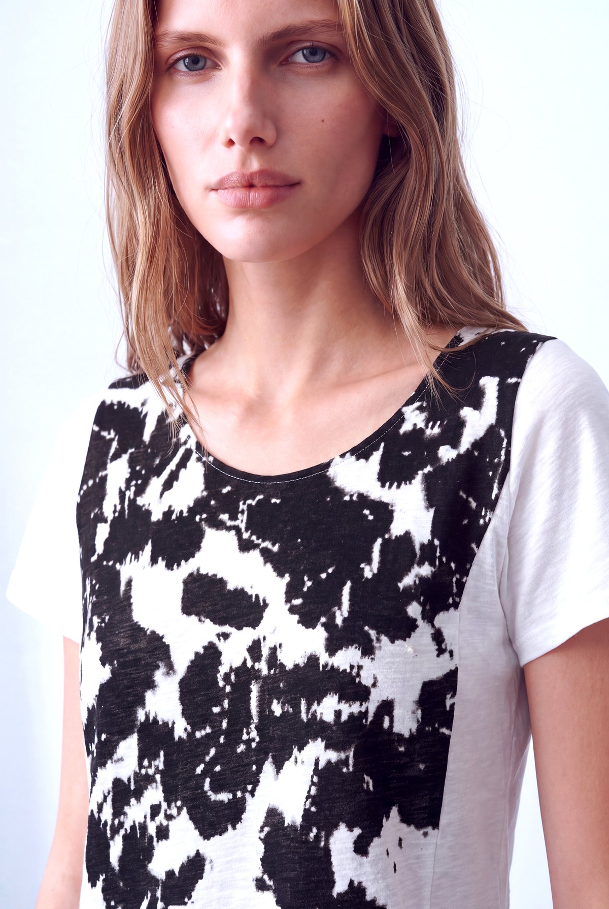 Beyaz Kadın Beyaz %100 Pamuk Flamlı Bisiklet Yaka Kısa Kollu Siyah Baskılı T-Shirt MUIREANN - Top - Westmark London EU(TR) Store Organik Pamuklu Sürdürülebilir Moda