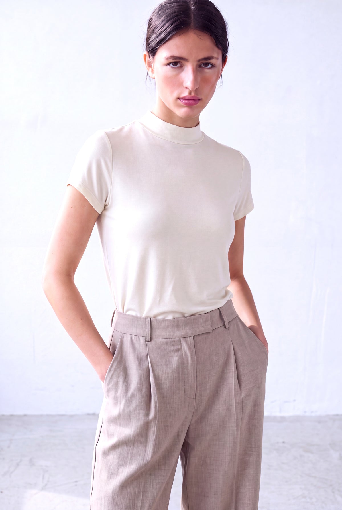 Kırık Beyaz Kadın Kırık Beyaz Viskon Yarım Balıkçı Yaka Kısa Kollu Duble Kol Detaylı Bluz DONNA - Top - Westmark London EU(TR) Store Organik Pamuklu Sürdürülebilir Moda