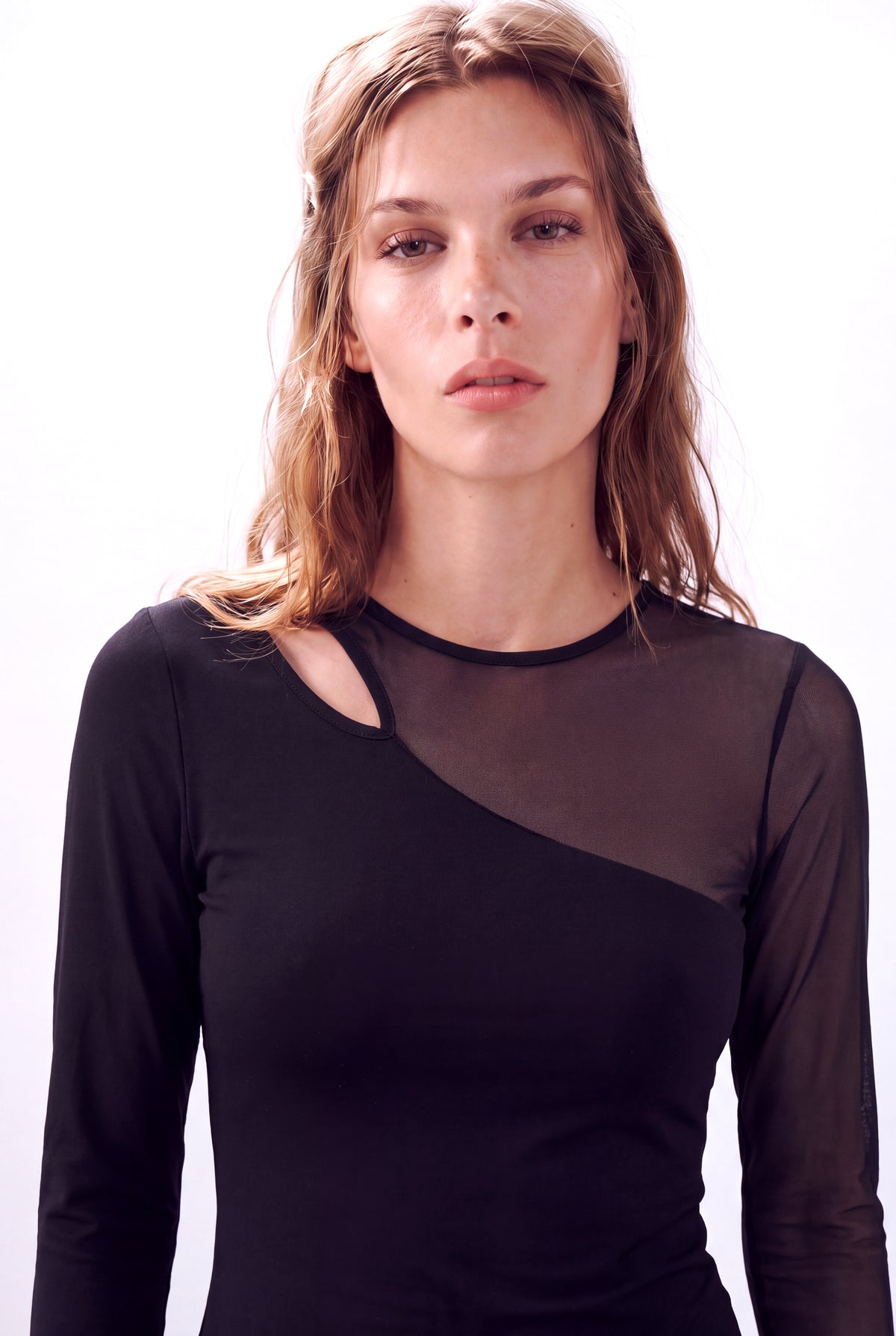 Siyah Kadın Siyah Pamuklu Asimetrik yaka Uzun Kollu Transparan Tül Detaylı Bluz NAOMI - Top - Westmark London EU(TR) Store Organik Pamuklu Sürdürülebilir Moda
