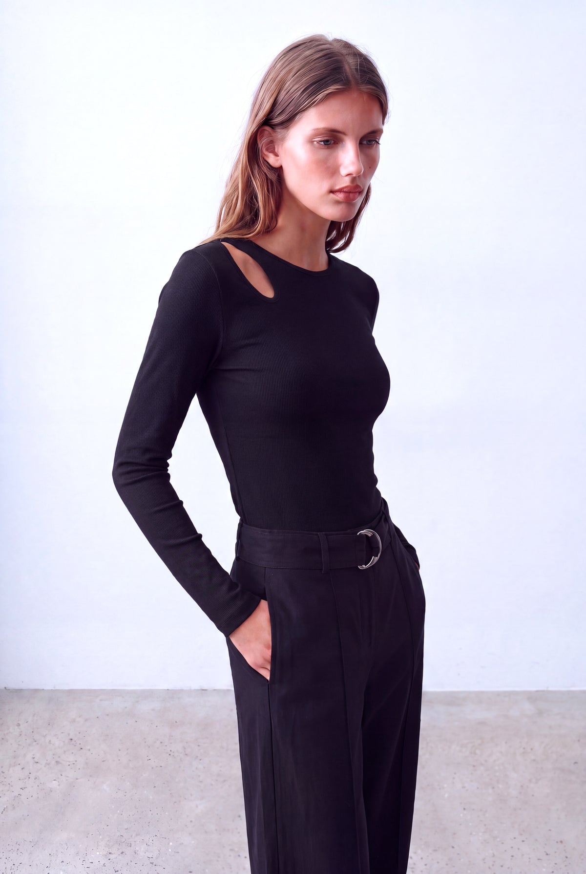 Siyah Kadın Siyah Pamuklu Kaşkorse Bisiklet Yaka Uzun Kollu Asimetrik Cut Out Detaylı Bluz ROMY - Top - Westmark London EU(TR) Store Organik Pamuklu Sürdürülebilir Moda
