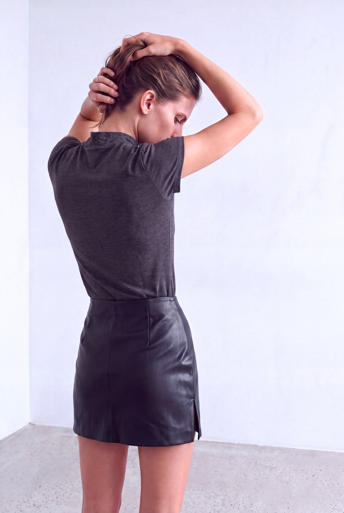 Koyu Gri Melanj Kadın Koyu Gri Melanj Viskon Karışımlı Yarım Balıkçı Yaka Kısa Kollu Duble Kol Detaylı Bluz DONNA - Top - Westmark London EU(TR) Store Organik Pamuklu Sürdürülebilir Moda