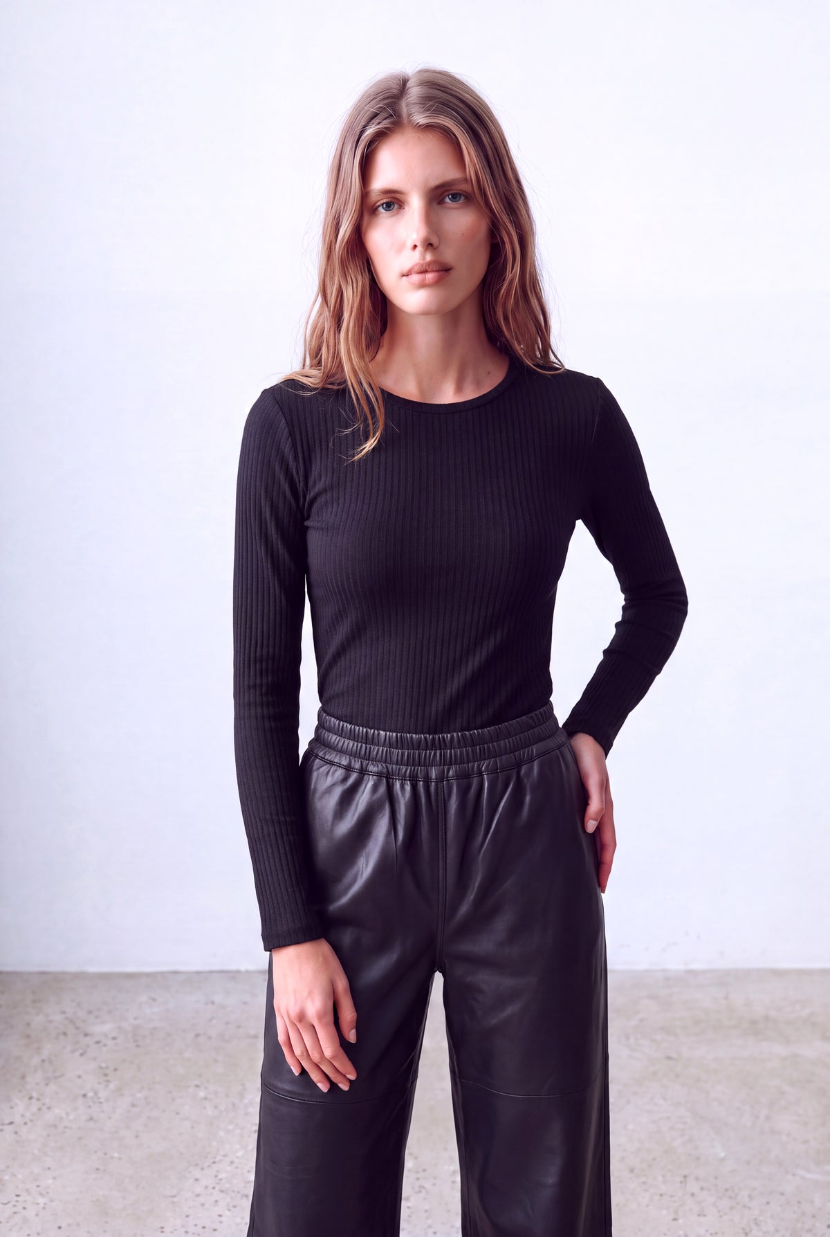 Siyah Kadın Siyah Kaşkorse Bisiklet Yaka Uzun Kollu İnce Fitilli Bluz CHANTAL - Top - Westmark London EU(TR) Store Organik Pamuklu Sürdürülebilir Moda