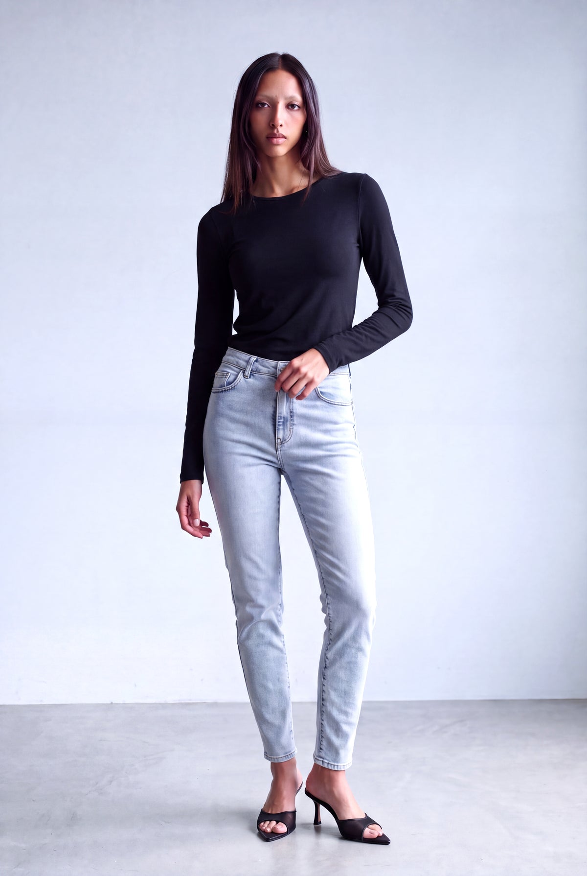 Siyah Kadın Siyah Viskon Bisiklet Yaka Uzun Kollu Transparan Tül Bluz MICHELLE MECH - Top - Westmark London EU(TR) Store Organik Pamuklu Sürdürülebilir Moda