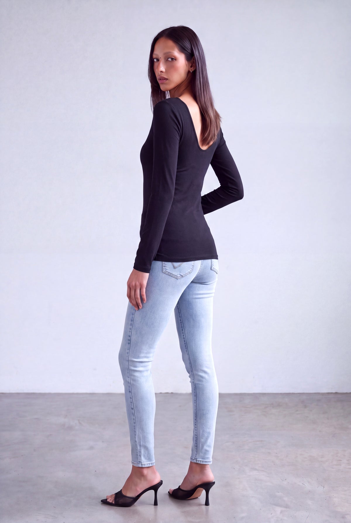 Siyah Kadın Siyah Viskon Bisiklet Yaka Uzun Kollu Transparan Tül Bluz MICHELLE MECH - Top - Westmark London EU(TR) Store Organik Pamuklu Sürdürülebilir Moda