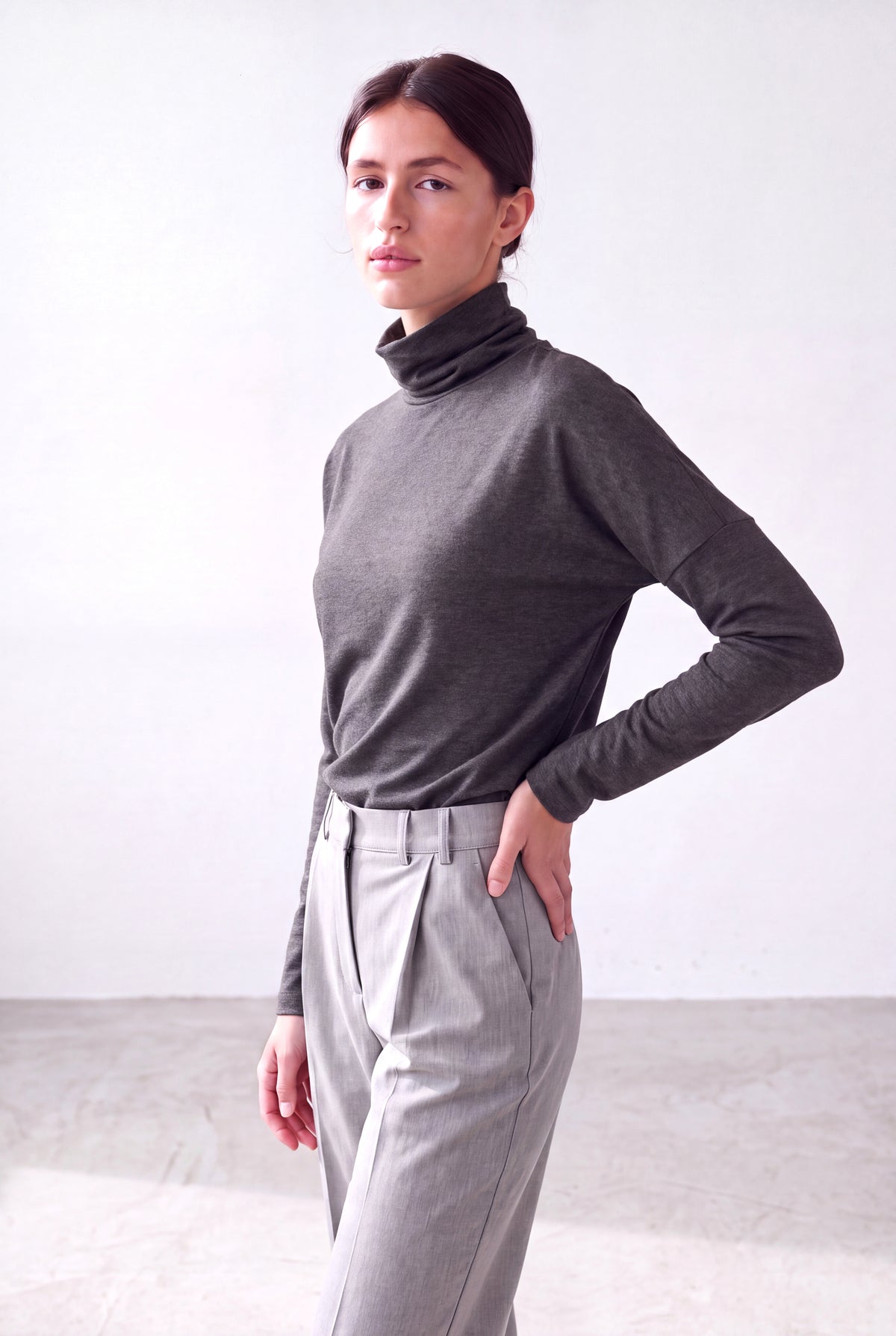 Koyu Gri Melanj Kadın Koyu Gri Melanj Viskon Karışımlı Dökümlü Balıkçı Yaka Uzun Kollu Düşük Omuzlu Bluz MOYA - Top - Westmark London EU(TR) Store Organik Pamuklu Sürdürülebilir Moda