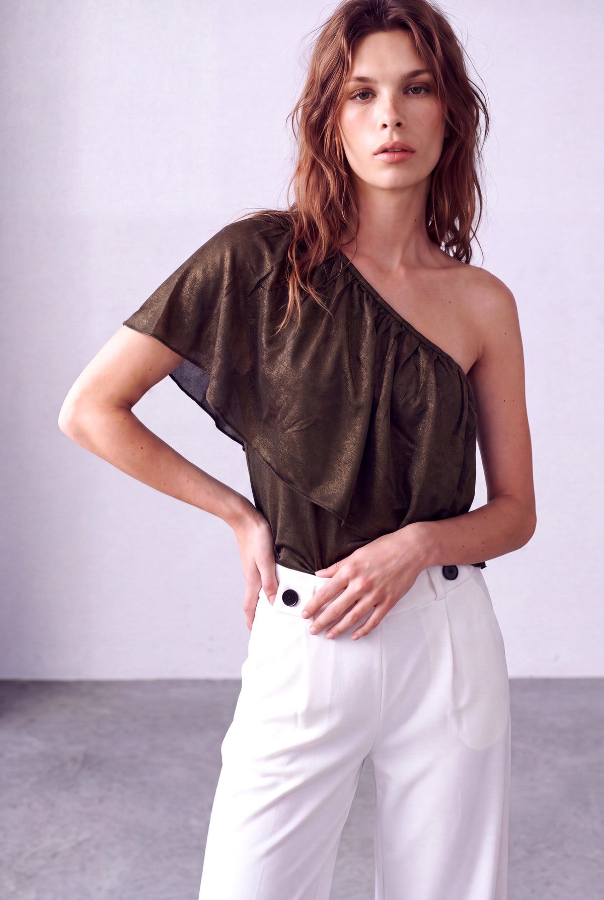 Işıltılı Kahve Kadın Işıltılı Kahve Viskon Asimetrik yaka Tek Omuz Volanlı Bluz HARPER - Top - Westmark London EU(TR) Store Organik Pamuklu Sürdürülebilir Moda