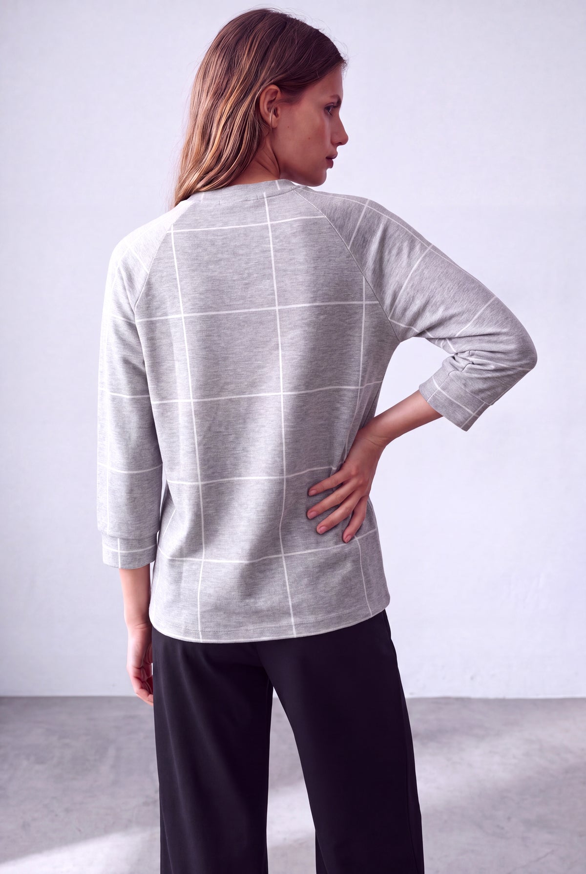 Açık Gri Melanj Kadın Açık Gri Melanj İnterlok Bisiklet Yaka 3/4 Kol Kare Desenli Bluz RILEY - Top - Westmark London EU(TR) Store Organik Pamuklu Sürdürülebilir Moda