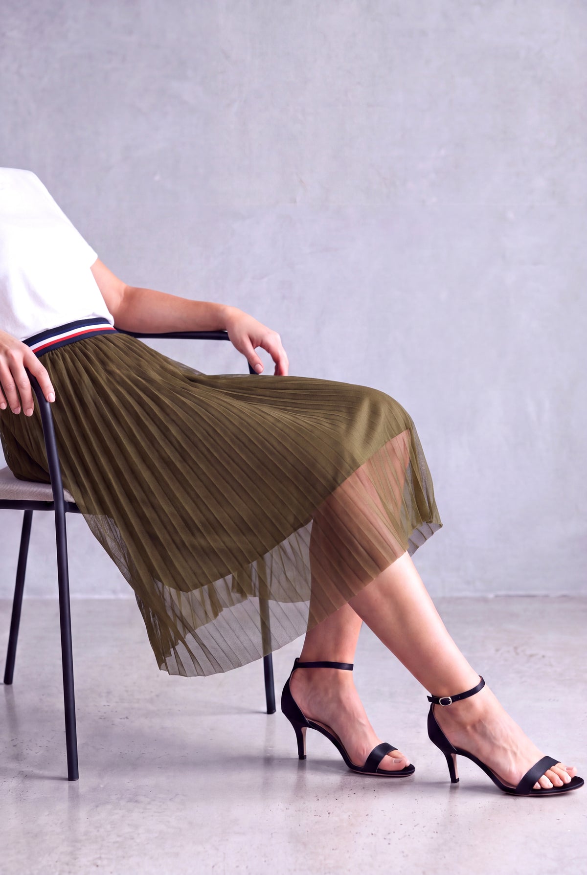 Haki Kadın Haki Piliseli Tül Renkli Lastik Bel Astarlı Midi Etek HOLLY - Skirt - Westmark London EU(TR) Store Organik Pamuklu Sürdürülebilir Moda