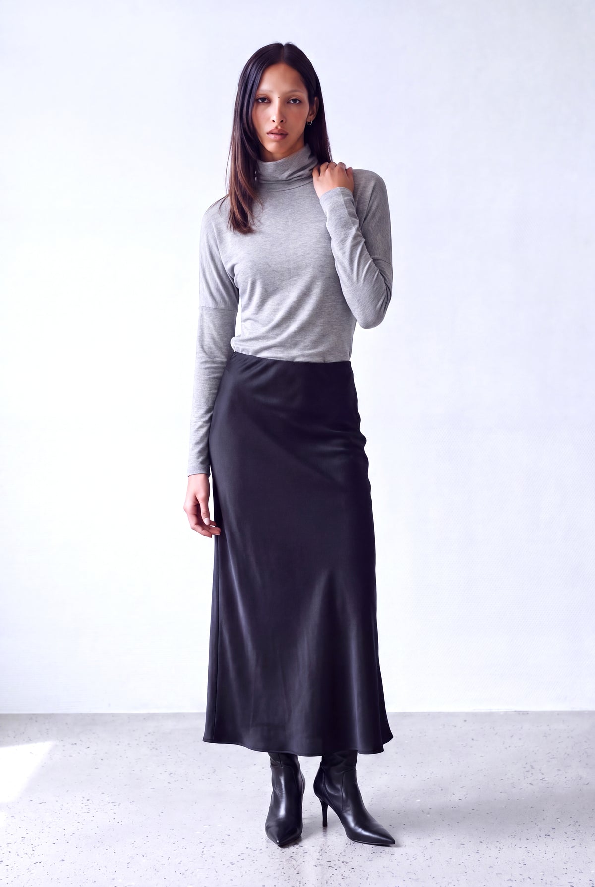 Gri Melanj Kadın Gri Melanj Viskon Karışımlı Dökümlü Balıkçı Yaka Uzun Kollu Düşük Omuzlu Bluz MOYA - Top - Westmark London EU(TR) Store Organik Pamuklu Sürdürülebilir Moda