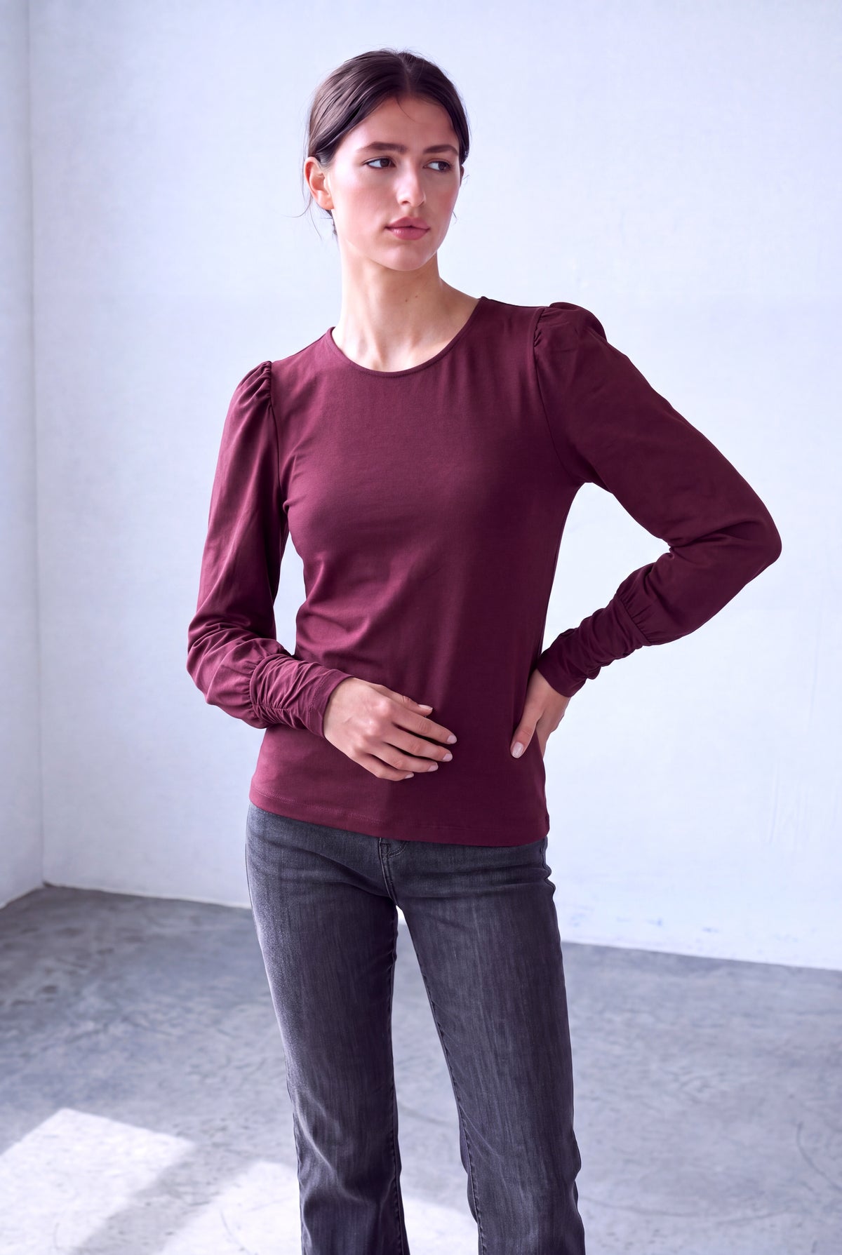 Bordo Kadın Bordo Modal / Pamuk Karışımlı Bisiklet Yaka Uzun Balon Kollu Geniş Manşet Detaylı Bluz PAULINE - Top - Westmark London EU(TR) Store Organik Pamuklu Sürdürülebilir Moda