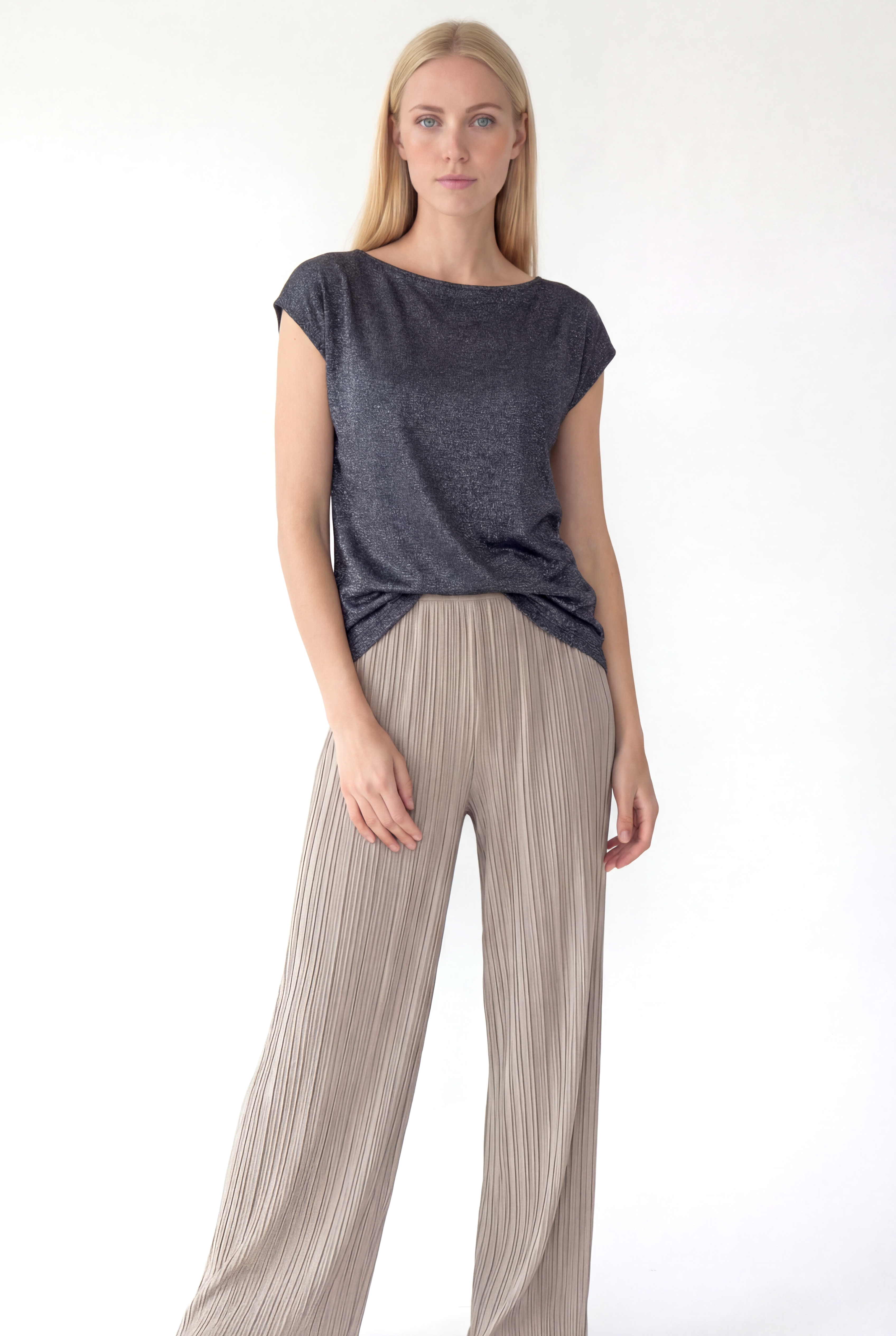 Siyah Gri Bisiklet Yaka Simli Kısa Kollu Kadın T-Shirt SKY GLITTER S/S TOP - T-Shirt - Westmark London EU(TR) Store Organik Pamuklu Sürdürülebilir Moda