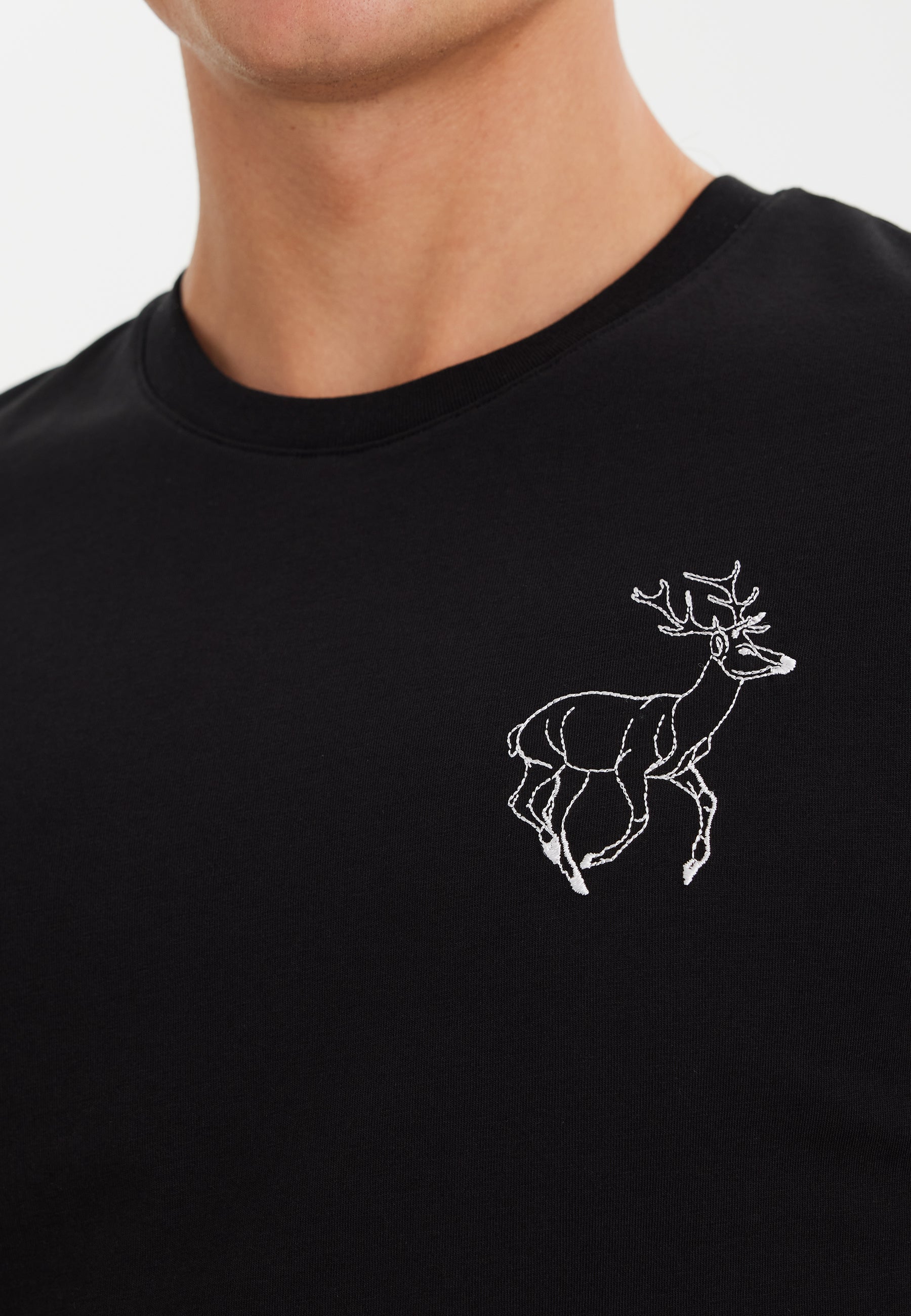 Siyah Baskılı Bisiklet Yaka Pamuklu Erkek T-Shirt WMEMBROIDERY DEER - T-Shirt - Westmark London EU(TR) Store Organik Pamuklu Sürdürülebilir Moda