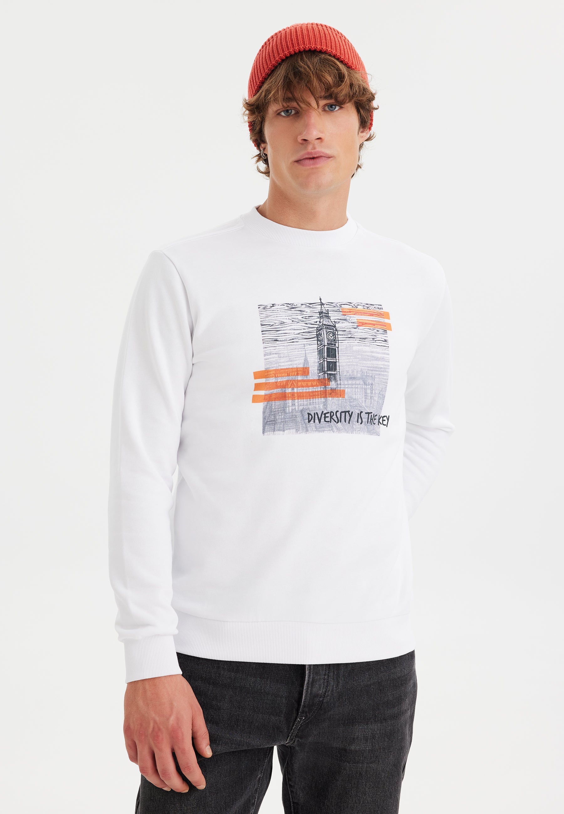 Beyaz Baskılı Bisiklet Yaka Pamuklu Regular Fit Erkek Sweatshirt WMLONDON DIVERSITY - Sweatshirt - Westmark London EU(TR) Store Organik Pamuklu Sürdürülebilir Moda