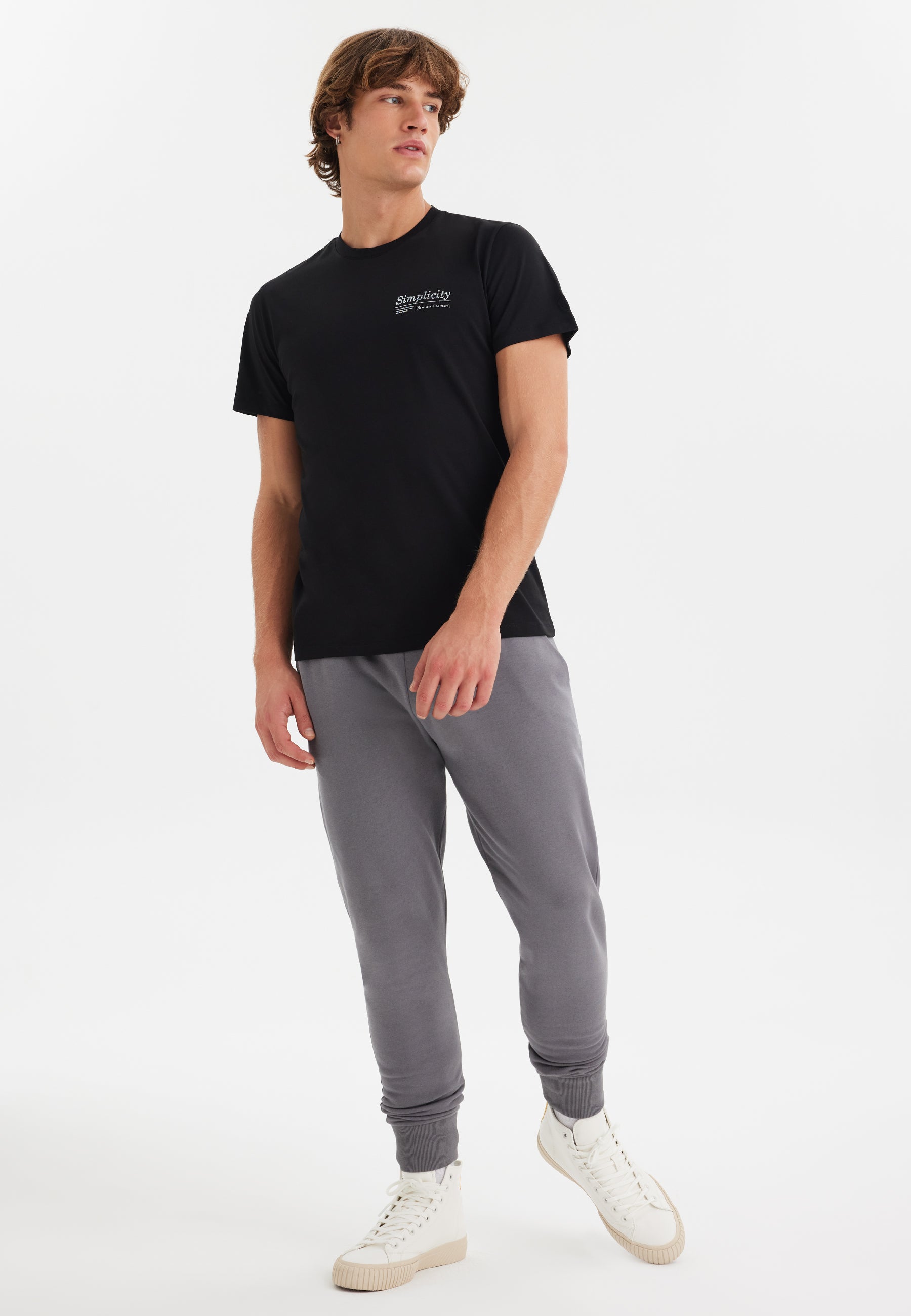 Siyah Baskılı Bisiklet Yaka Pamuklu Erkek T-Shirt WMEMBROIDERY SIMPLICITY - T-Shirt - Westmark London EU(TR) Store Organik Pamuklu Sürdürülebilir Moda