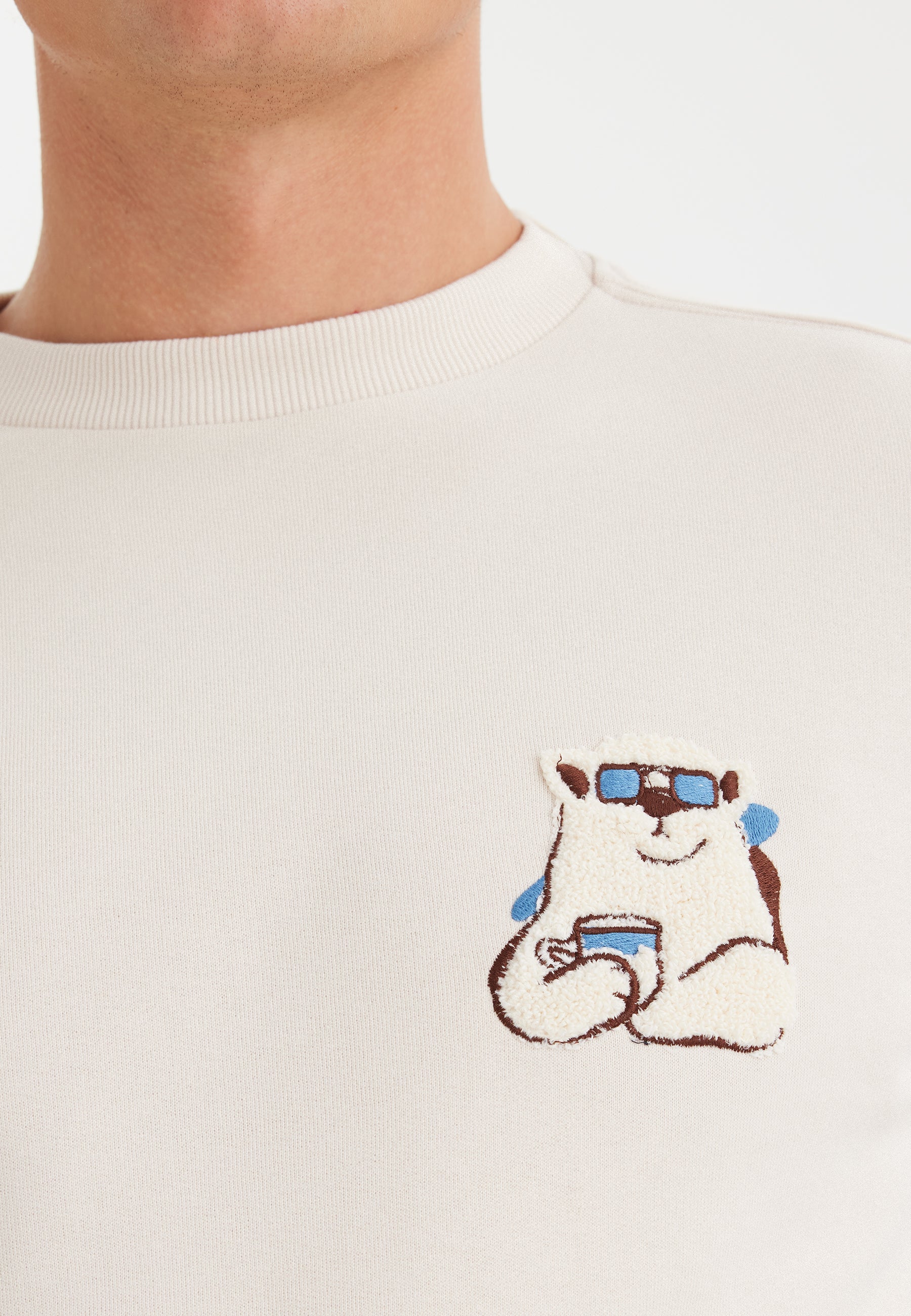 Beyaz Baskılı Bisiklet Yaka Pamuklu Regular Fit Erkek Sweatshirt WMCARTOON BEAR - Sweatshirt - Westmark London EU(TR) Store Organik Pamuklu Sürdürülebilir Moda