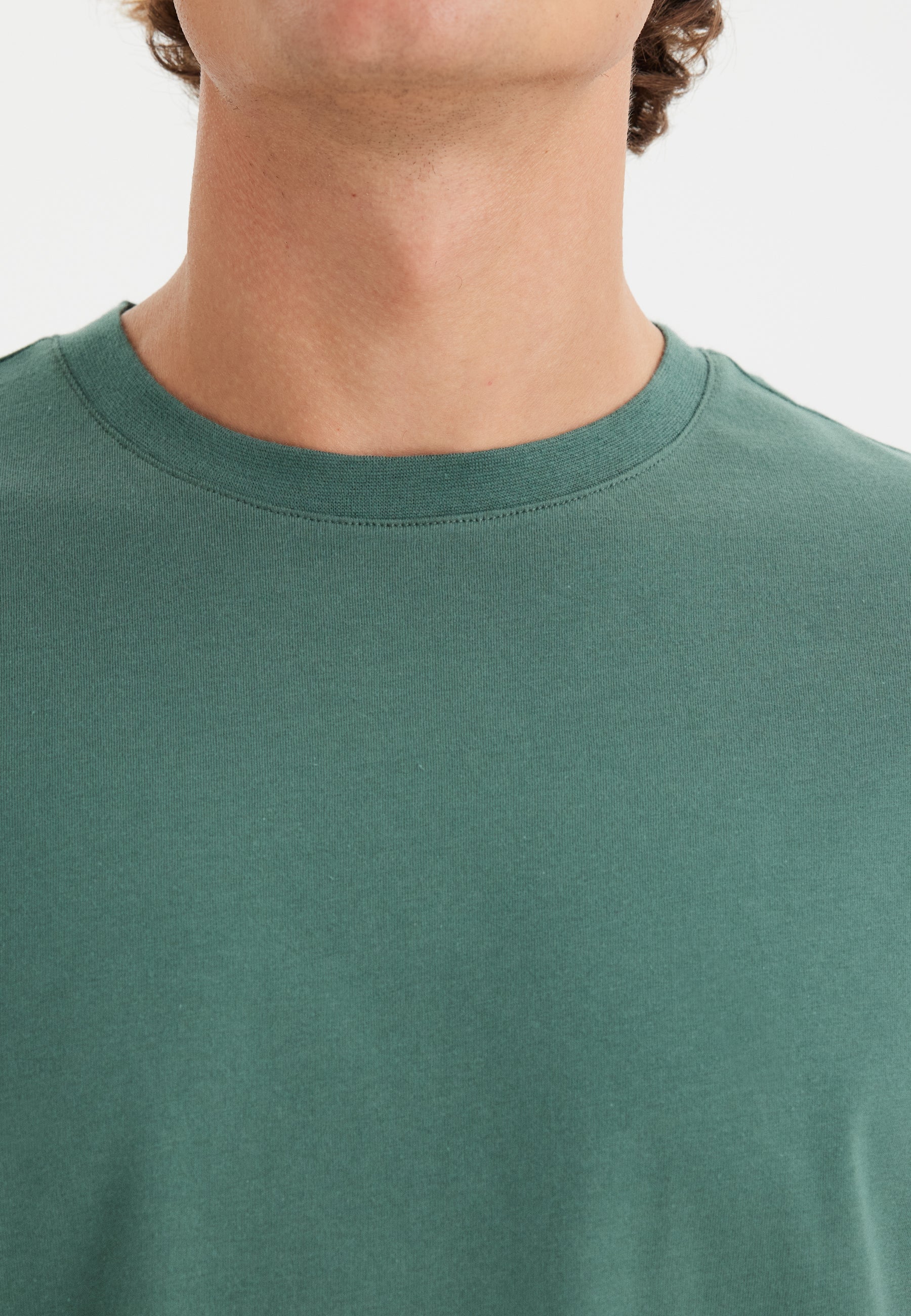 Yeşil Bisiklet Yaka Pamuklu Oversize Erkek T-Shirt ESSENTIALS - T-Shirt - Westmark London EU(TR) Store Organik Pamuklu Sürdürülebilir Moda