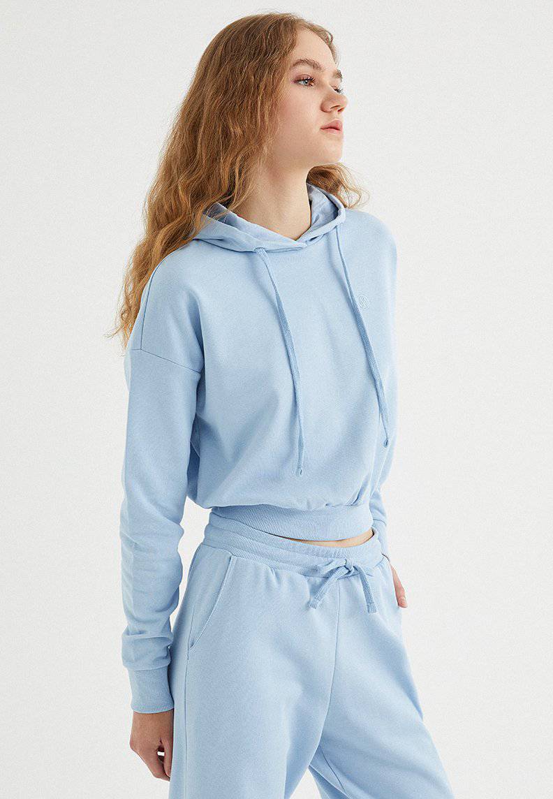ENJOY CROPPED HOODIE in Powder Blue - Sweatshirt - Westmark London EU(TR) Store Organik Pamuklu Sürdürülebilir Moda