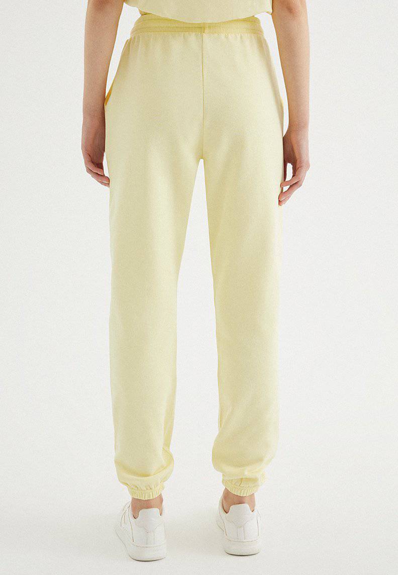 ENJOY CUFFED JOGGER in French Vanilla - Sweatpant - Westmark London EU(TR) Store Organik Pamuklu Sürdürülebilir Moda
