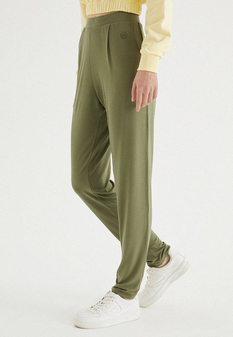 SOFT RELAXED JOGGER in Capulet Olive - Sweatpant - Westmark London EU(TR) Store Organik Pamuklu Sürdürülebilir Moda