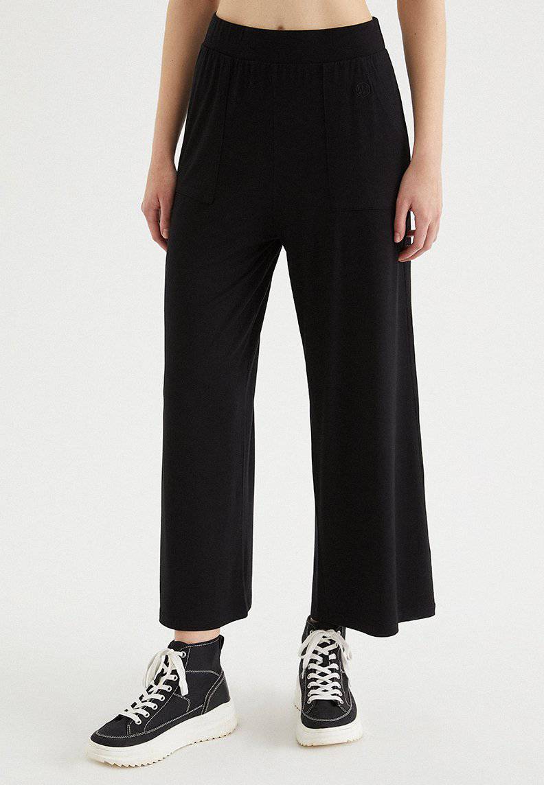SOFT WIDE LEG JOGGER in Black - Sweatpant - Westmark London EU(TR) Store Organik Pamuklu Sürdürülebilir Moda