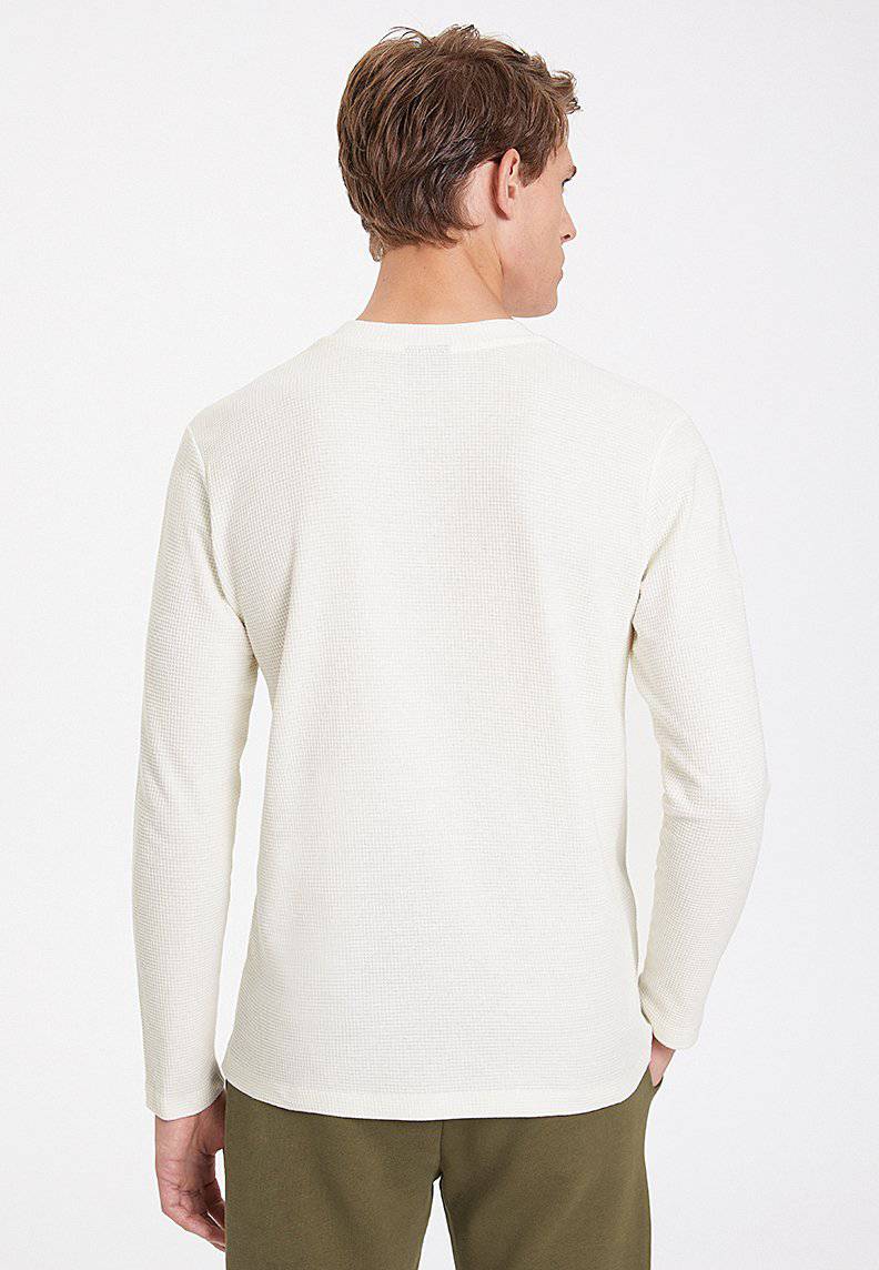 ESSENTIALS LONG SLEEVE HENLEY in Whisper White - T-Shirt - Westmark London EU(TR) Store Organik Pamuklu Sürdürülebilir Moda