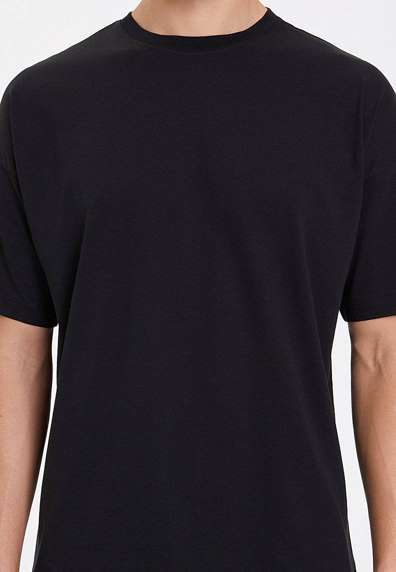 ESSENTIALS OVERSIZED TEE in Black - T-Shirt - Westmark London EU(TR) Store Organik Pamuklu Sürdürülebilir Moda