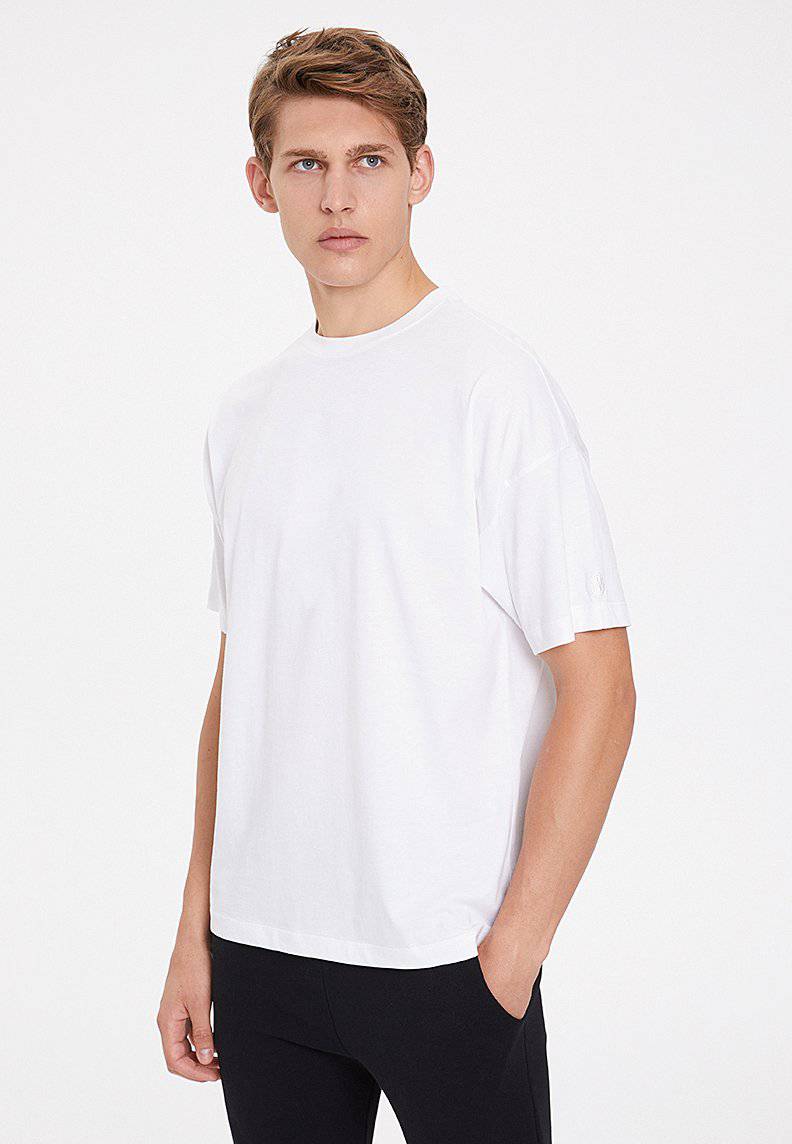 ESSENTIALS OVERSIZED TEE in White - T-Shirt - Westmark London EU(TR) Store Organik Pamuklu Sürdürülebilir Moda