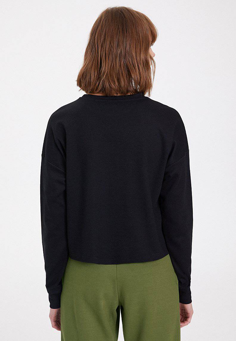 ESSENTIALS CROPPED SWEAT in Black - Sweatshirt - Westmark London EU(TR) Store Organik Pamuklu Sürdürülebilir Moda