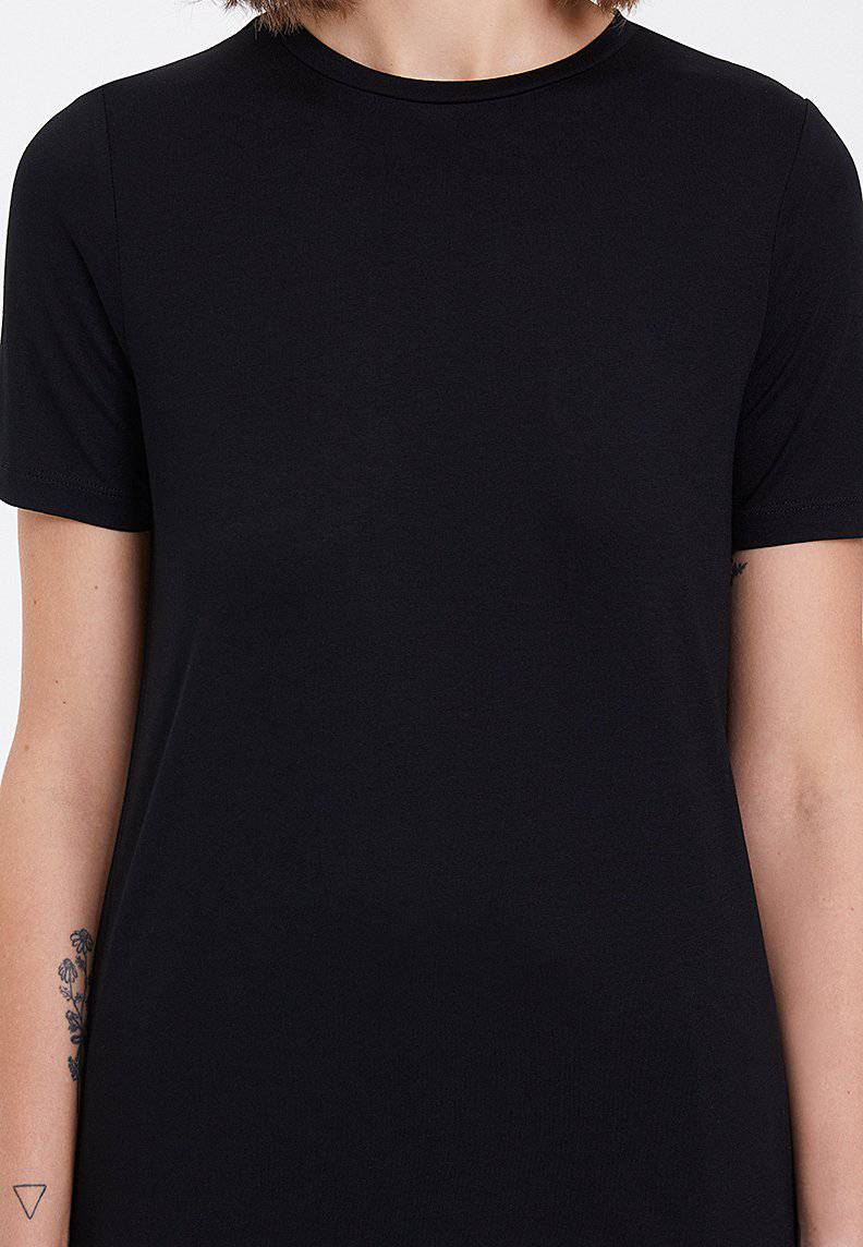 ESSENTIALS CREW NECK LOOSE TEE in Black - T-Shirt - Westmark London EU(TR) Store Organik Pamuklu Sürdürülebilir Moda