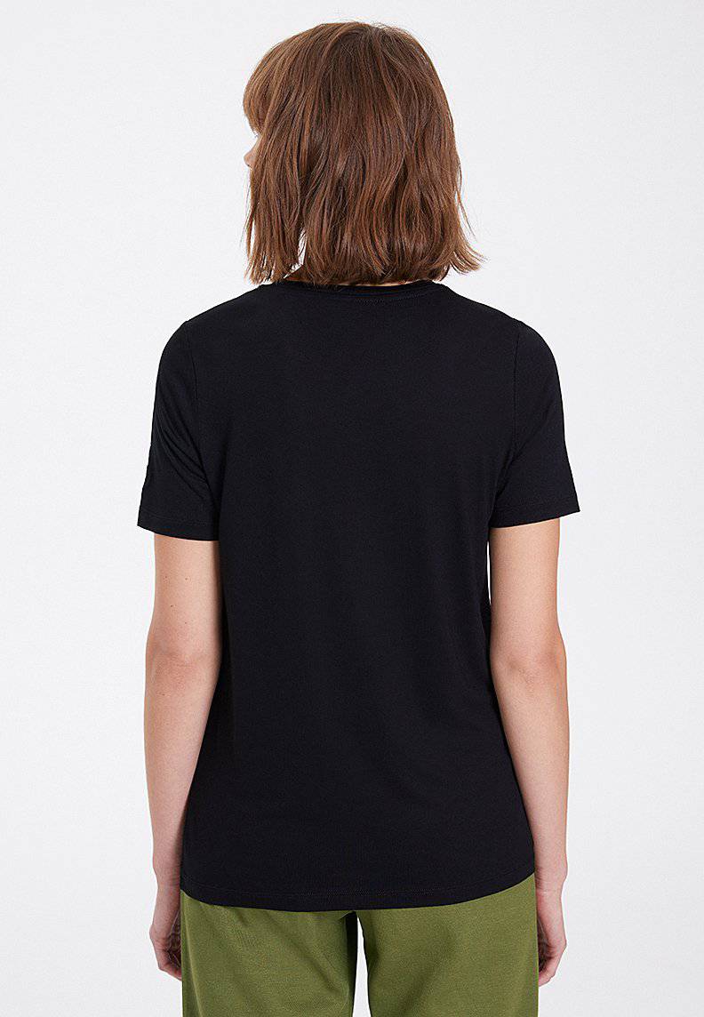 ESSENTIALS CREW NECK LOOSE TEE in Black - T-Shirt - Westmark London EU(TR) Store Organik Pamuklu Sürdürülebilir Moda