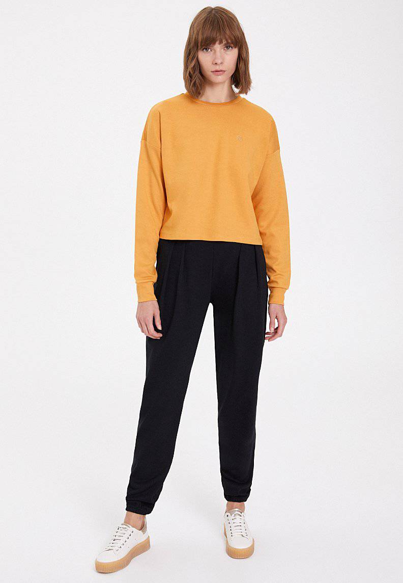 ESSENTIALS CROPPED SWEAT in Pale Gold - Sweatshirt - Westmark London EU(TR) Store Organik Pamuklu Sürdürülebilir Moda