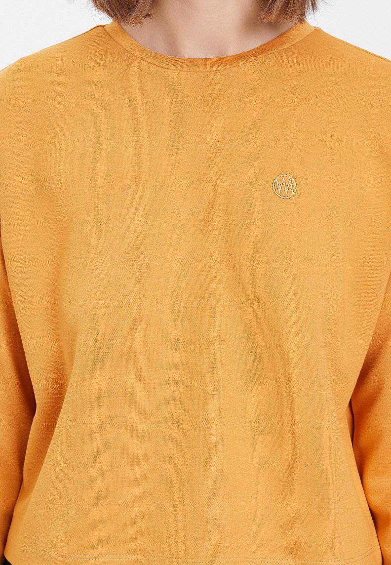 ESSENTIALS CROPPED SWEAT in Pale Gold - Sweatshirt - Westmark London EU(TR) Store Organik Pamuklu Sürdürülebilir Moda