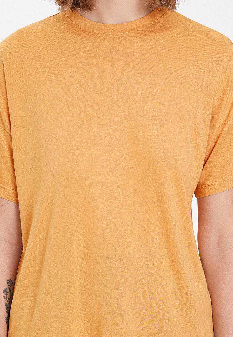 ESSENTIALS SCOOP NECK LOOSE TEE in Pale Gold - T-Shirt - Westmark London EU(TR) Store Organik Pamuklu Sürdürülebilir Moda