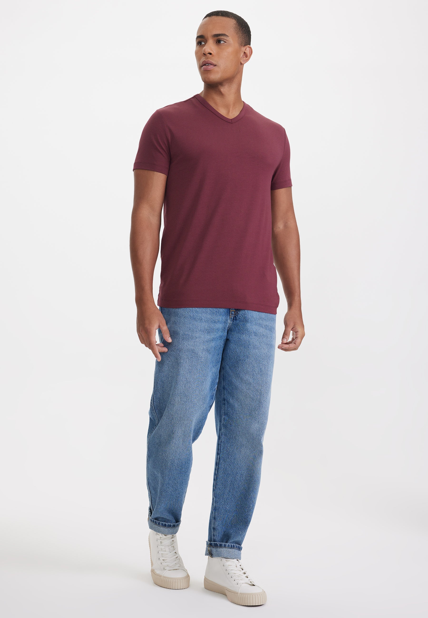 Bordo V-Yaka Regular Fit Pamuk Elastan Karışımlı Basic Erkek T-Shirt THEO - T-Shirt - Westmark London EU(TR) Store Organik Pamuklu Sürdürülebilir Moda