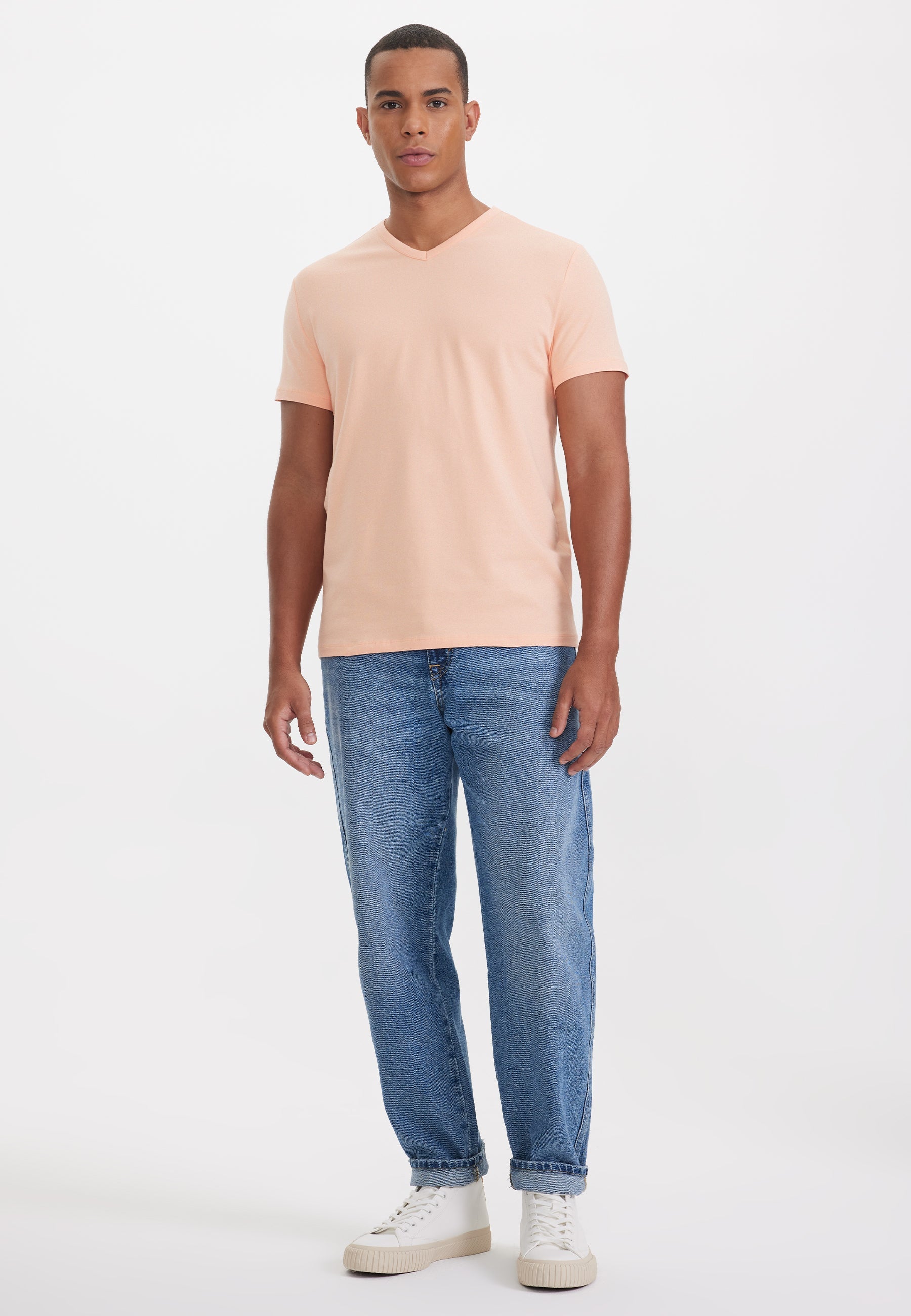 Turuncu V-Yaka Regular Fit Pamuk Elastan Karışımlı Basic Erkek T-Shirt THEO - T-Shirt - Westmark London EU(TR) Store Organik Pamuklu Sürdürülebilir Moda