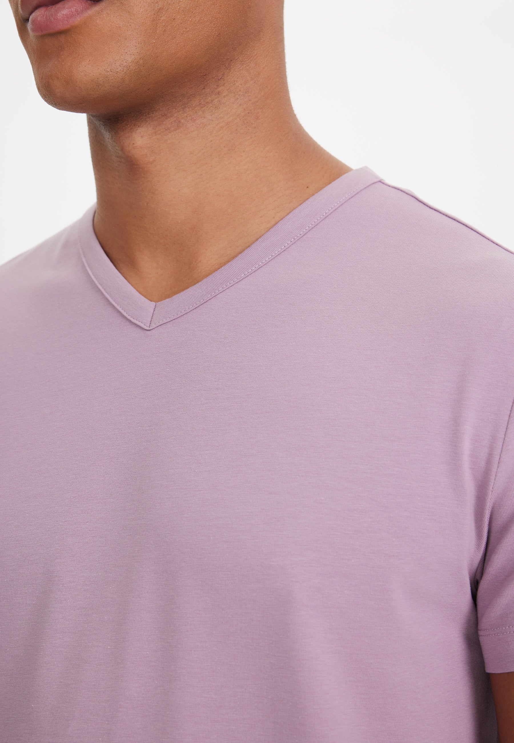 Açık Mor V-Yaka Regular Fit Pamuk Elastan Karışımlı Basic Erkek T-Shirt THEO - T-Shirt - Westmark London EU(TR) Store Organik Pamuklu Sürdürülebilir Moda