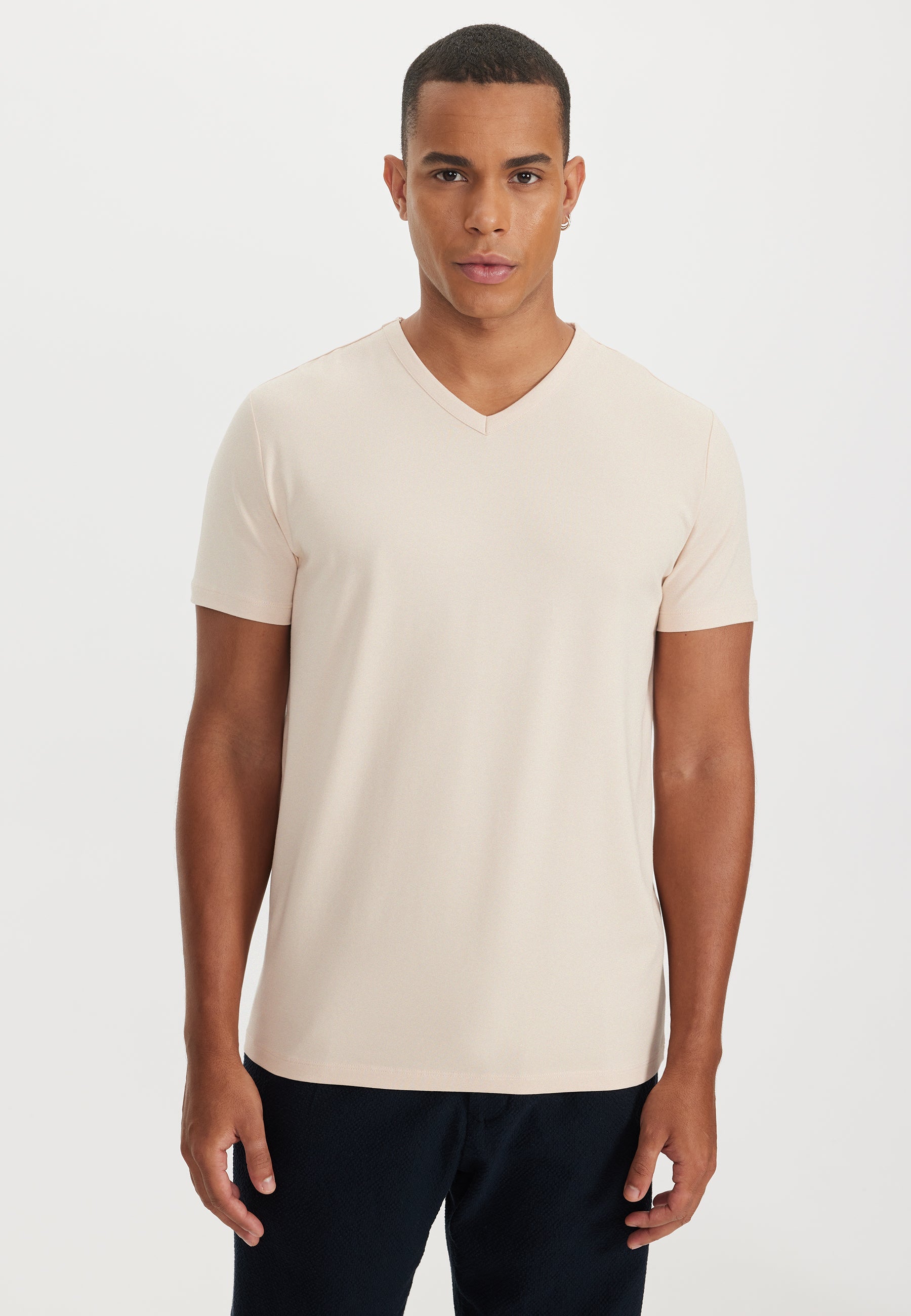 Açık Kahve V-Yaka Regular Fit Pamuk Elastan Karışıklı Basic Erkek T-Shirt THEO - T-Shirt - Westmark London EU(TR) Store Organik Pamuklu Sürdürülebilir Moda