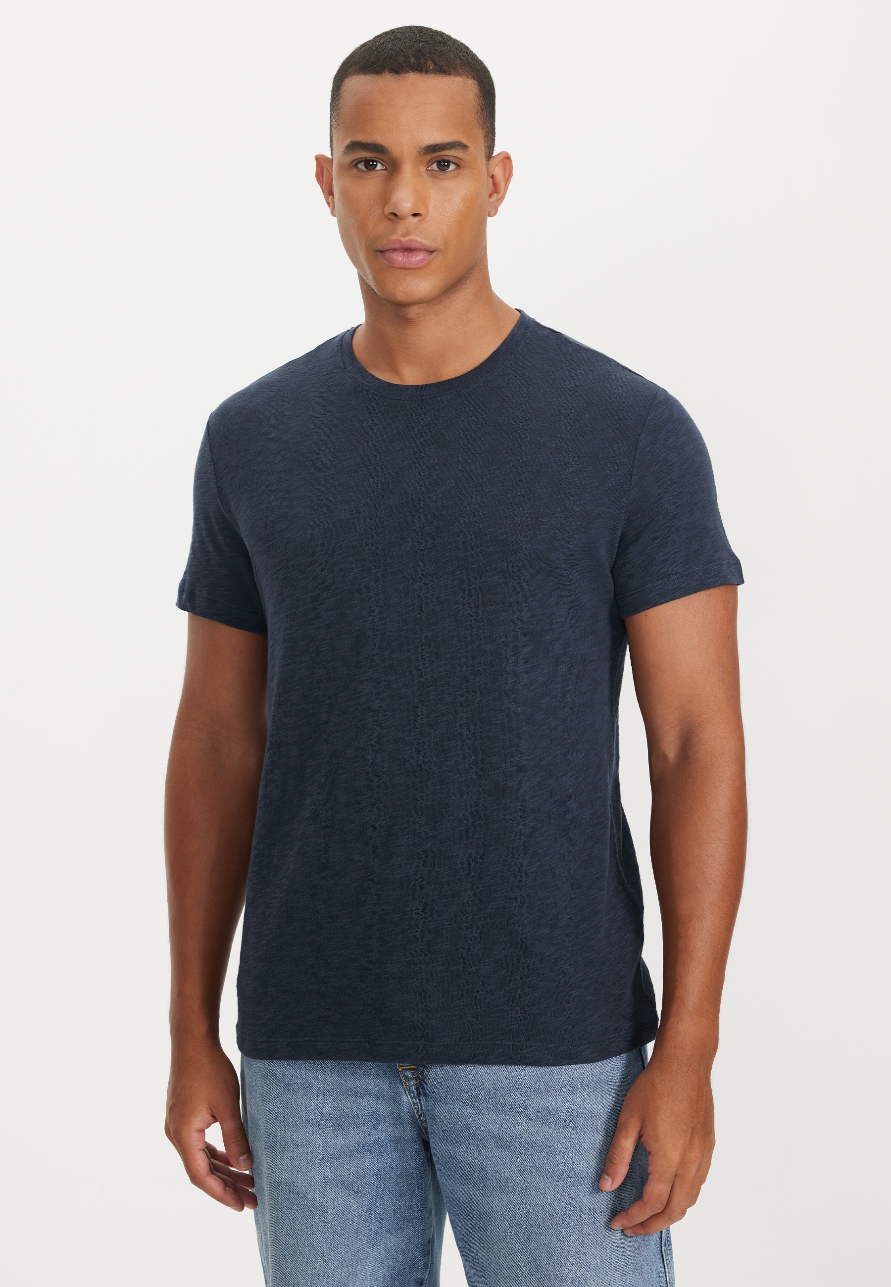 Lacivert Bisiklet Yaka Regular Fit Pamuk Flamlı Süprem Basic Erkek T-Shirt LEO - T-Shirt - Westmark London EU(TR) Store Organik Pamuklu Sürdürülebilir Moda