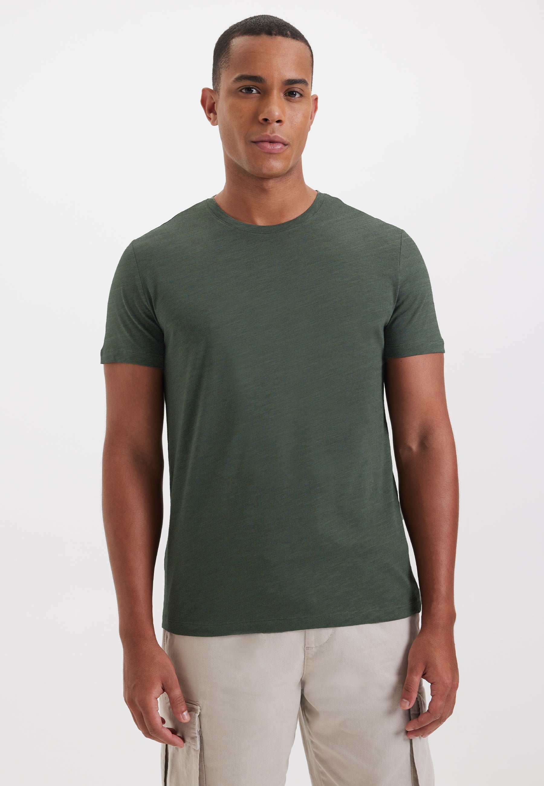Yeşil Bisiklet Yaka Regular Fit Pamuk Flamlı Süprem Basic Erkek T-Shirt LEO - T-Shirt - Westmark London EU(TR) Store Organik Pamuklu Sürdürülebilir Moda