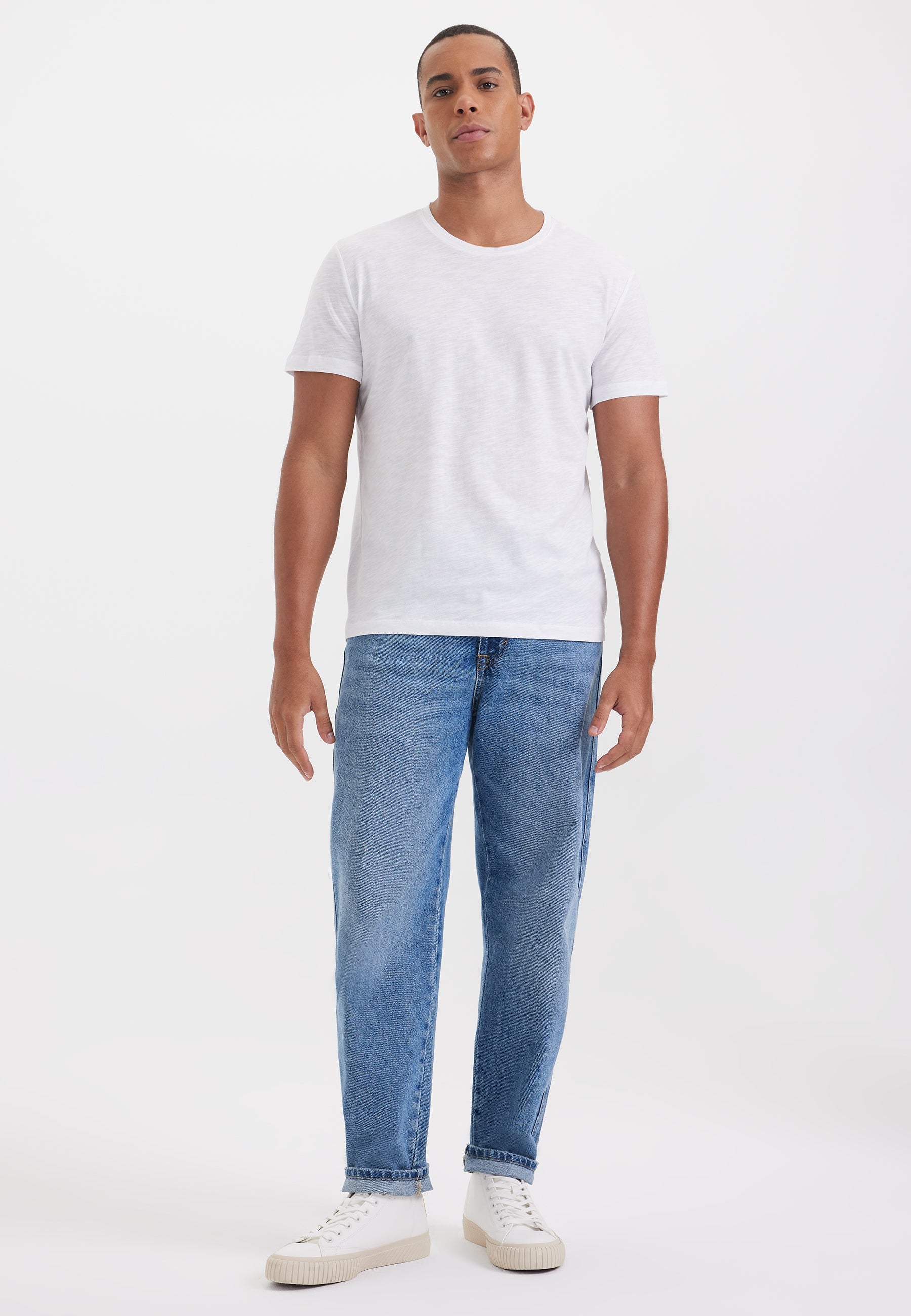 Beyaz Bisiklet Yaka Regular Fit Pamuk Flamlı Süprem Basic Erkek T-Shirt LEO - T-Shirt - Westmark London EU(TR) Store Organik Pamuklu Sürdürülebilir Moda