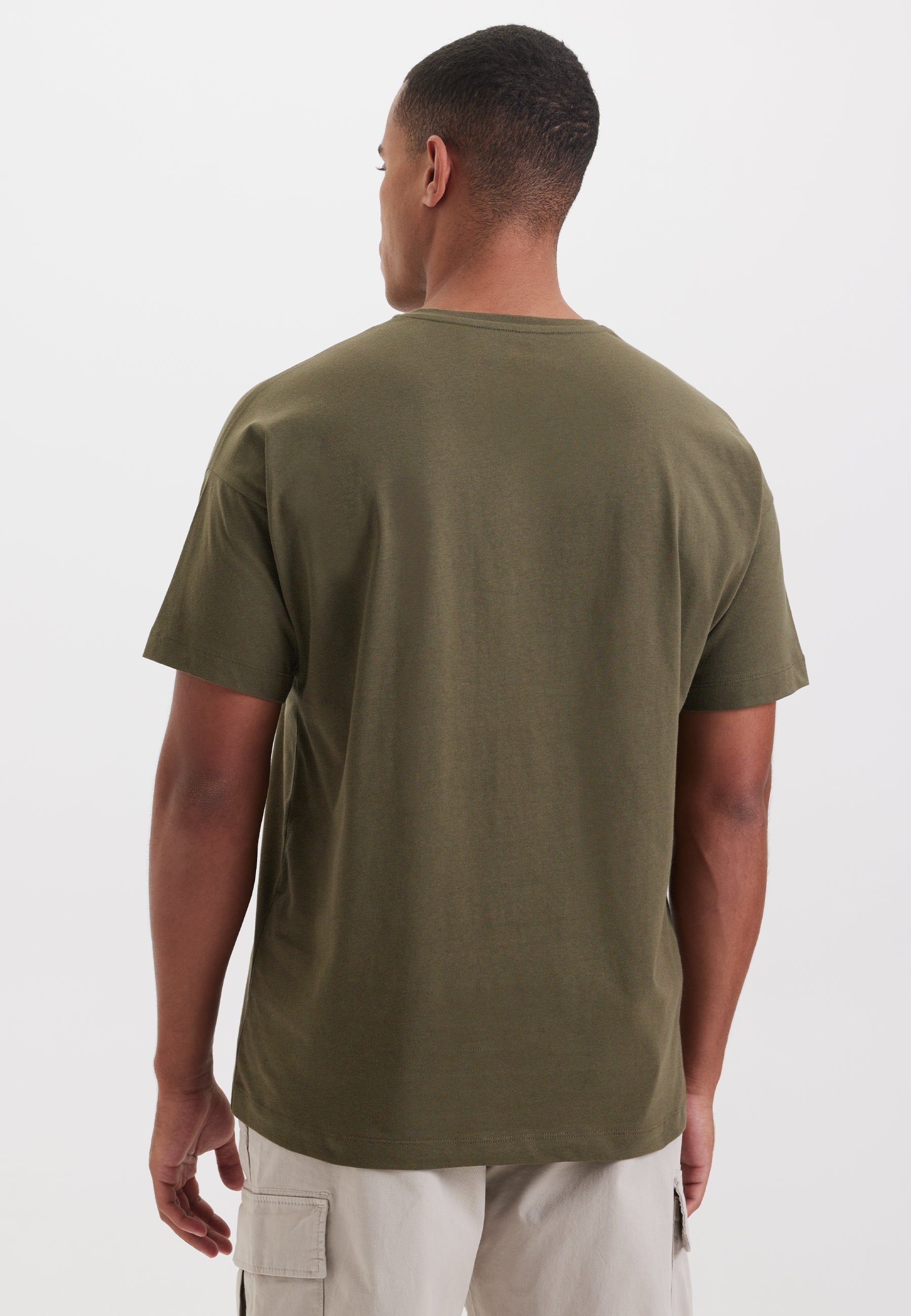 Haki Bisiklet Yaka Oversize Fit Pamuklu Basic Erkek T-Shirt THOMAS - T-Shirt - Westmark London EU(TR) Store Organik Pamuklu Sürdürülebilir Moda