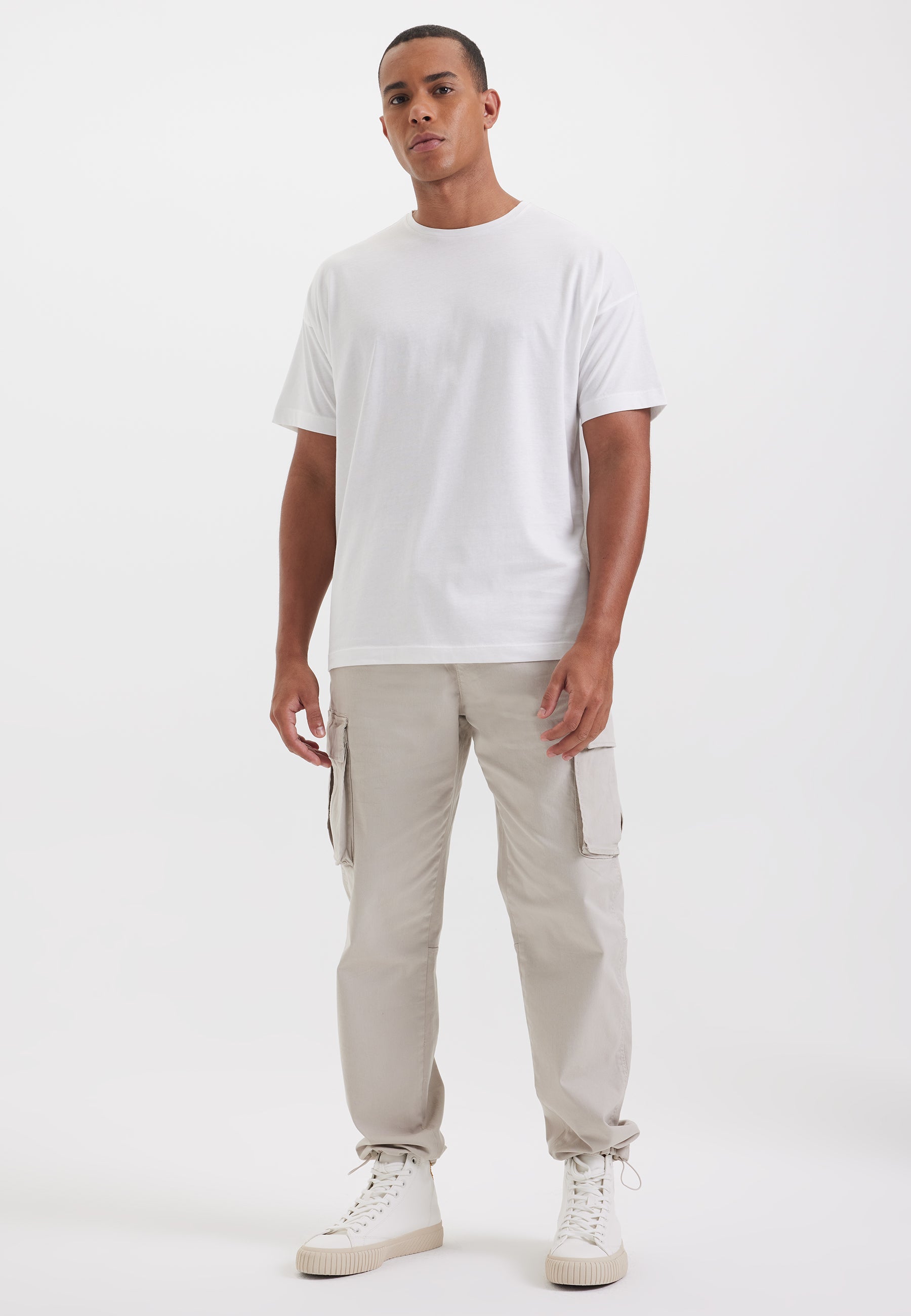 Ekru Bisiklet Yaka Oversize Fit Pamuklu Basic Erkek T-Shirt THOMAS - T-Shirt - Westmark London EU(TR) Store Organik Pamuklu Sürdürülebilir Moda