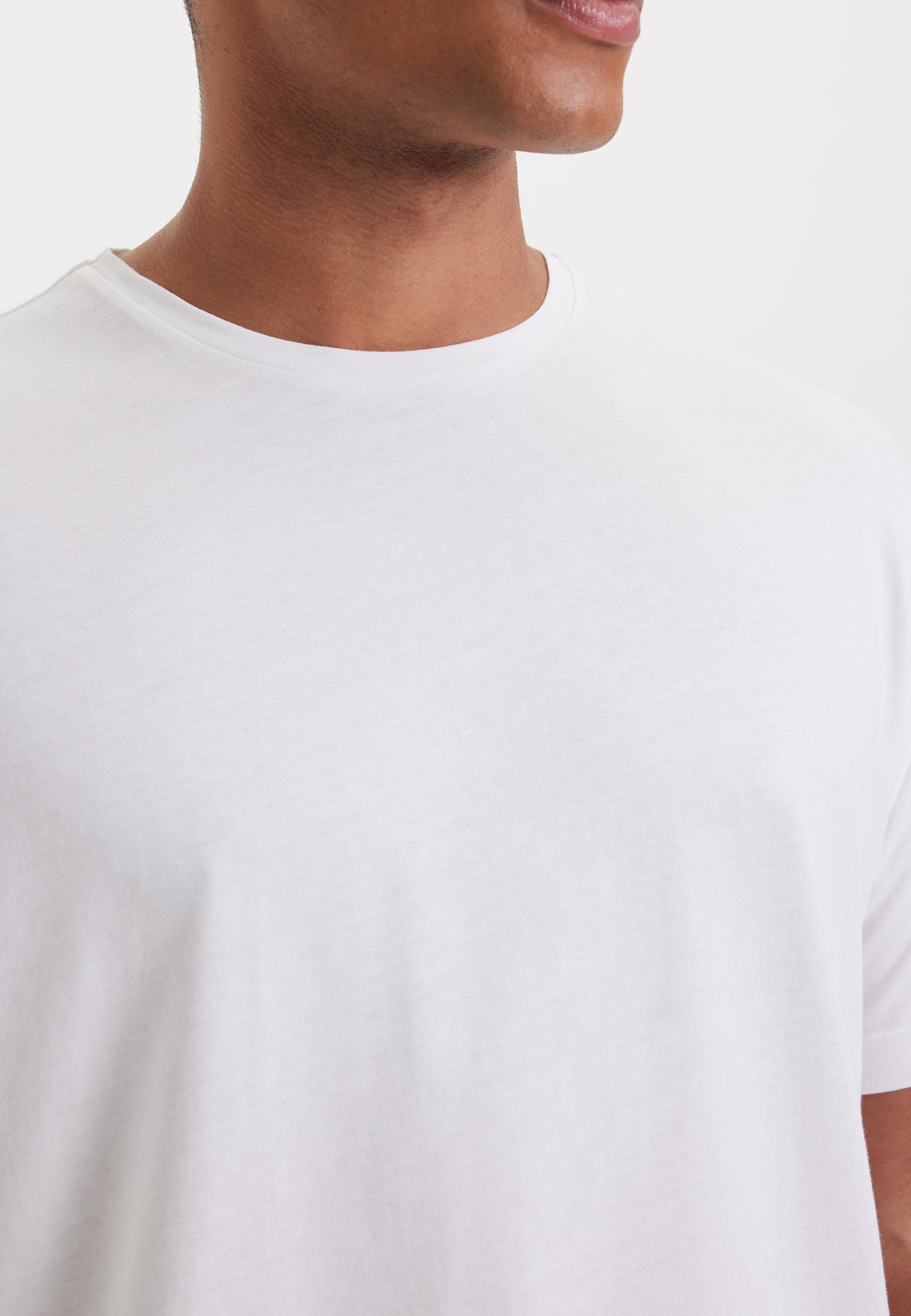 Ekru Bisiklet Yaka Oversize Fit Pamuklu Basic Erkek T-Shirt THOMAS - T-Shirt - Westmark London EU(TR) Store Organik Pamuklu Sürdürülebilir Moda